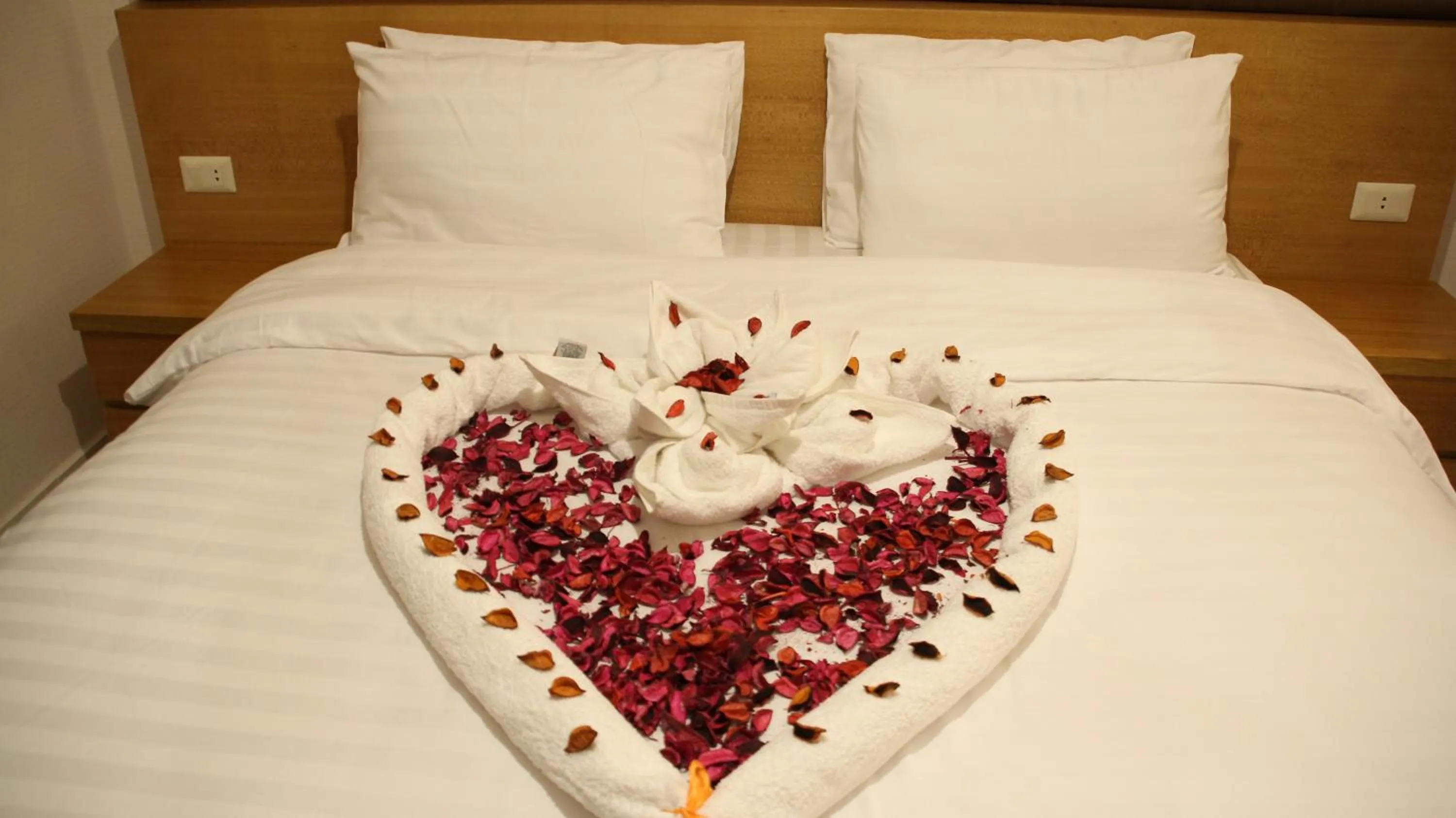 wedding in Big Ben Hotel Suites