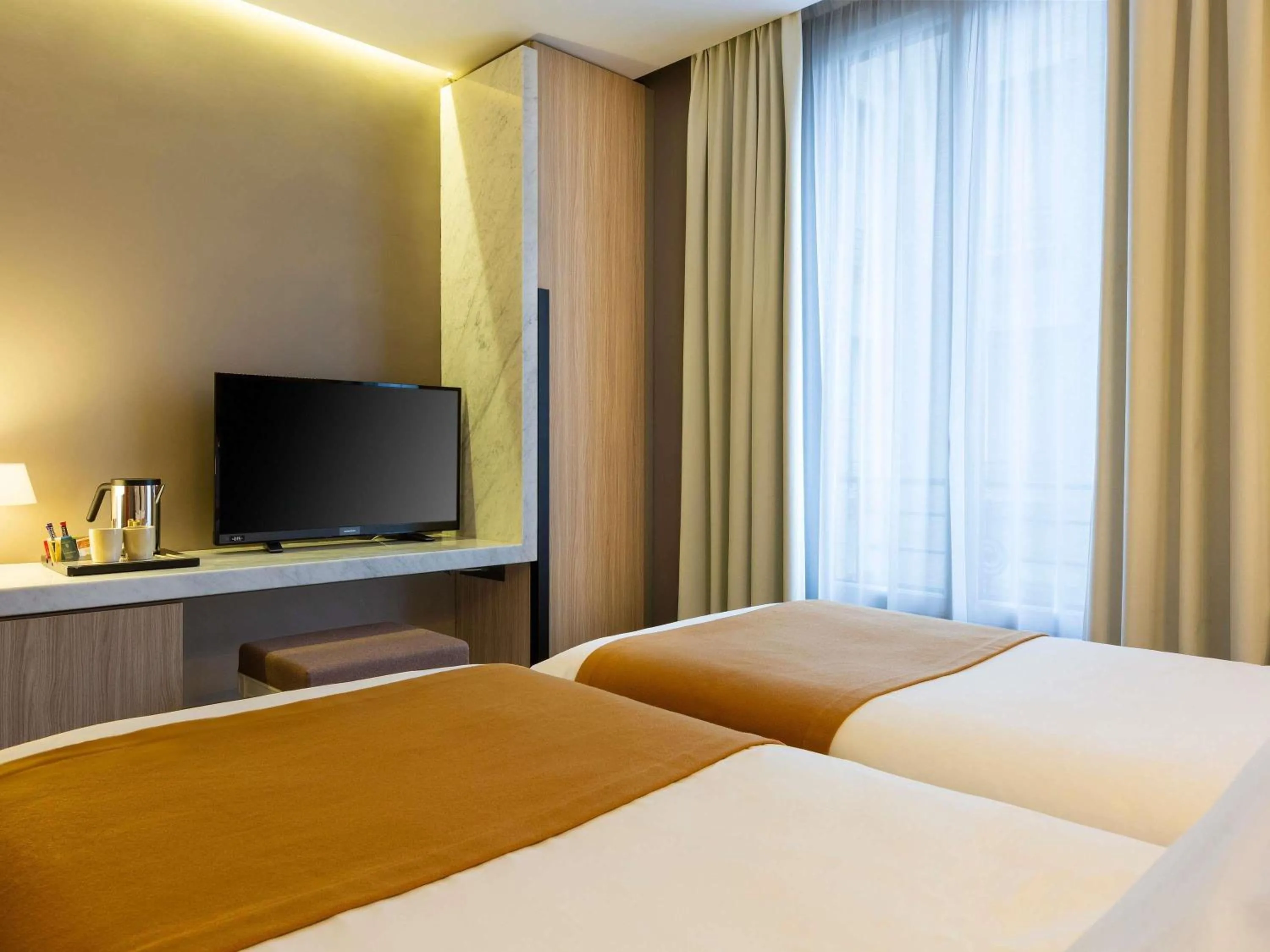 Bedroom, Bed in Mercure Paris Alesia