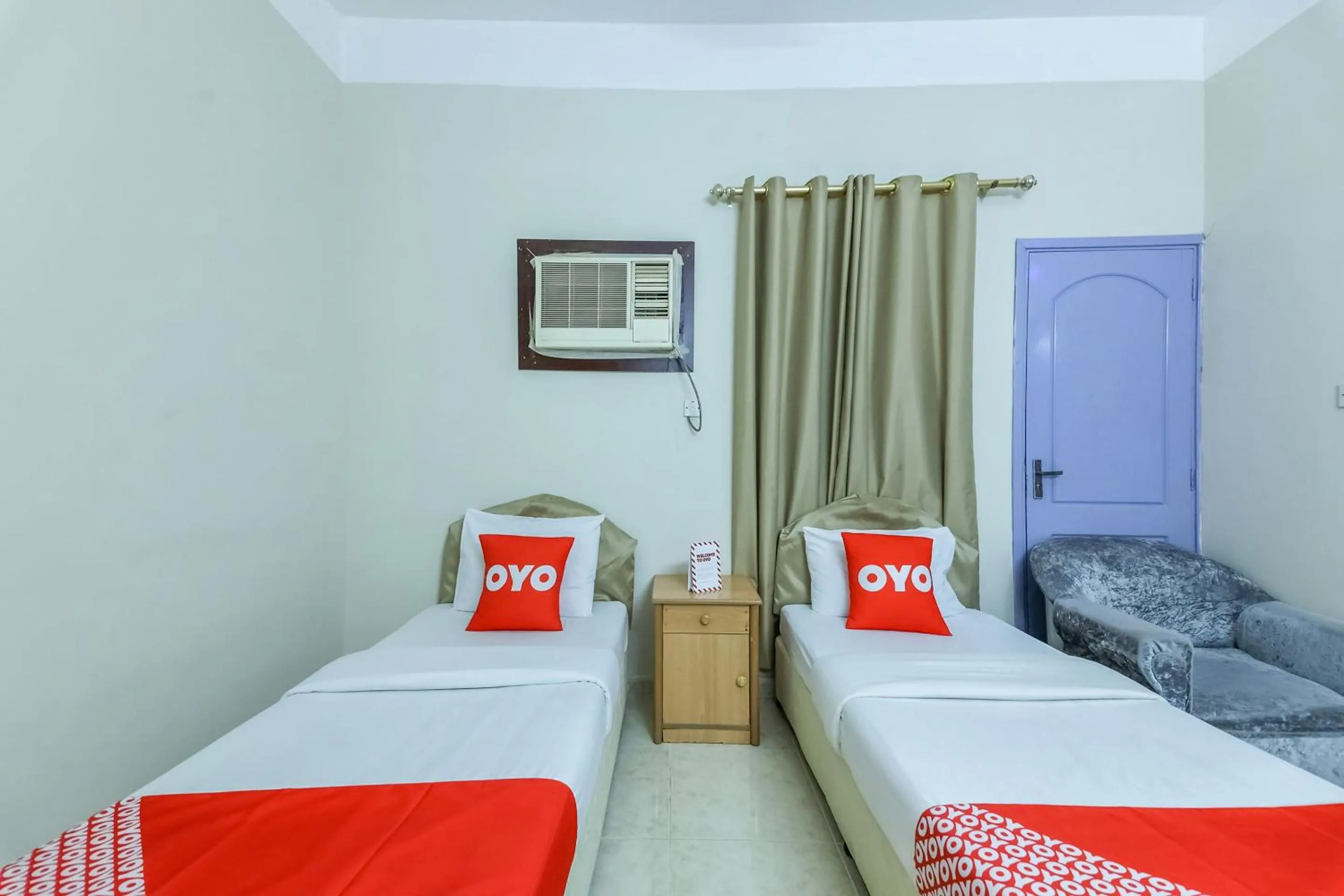 Bedroom in Super OYO 108 Marsa Al Masafar Hotel Apartment