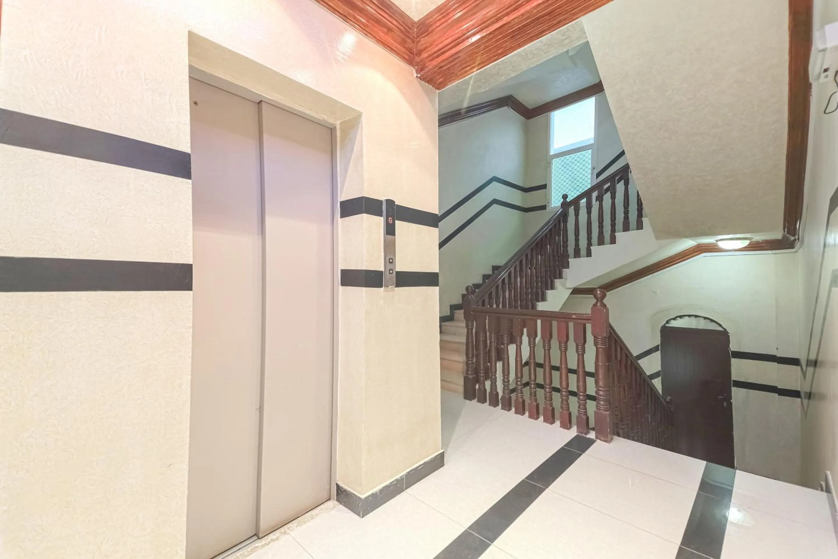 Lobby or reception in Super OYO 108 Marsa Al Masafar Hotel Apartment