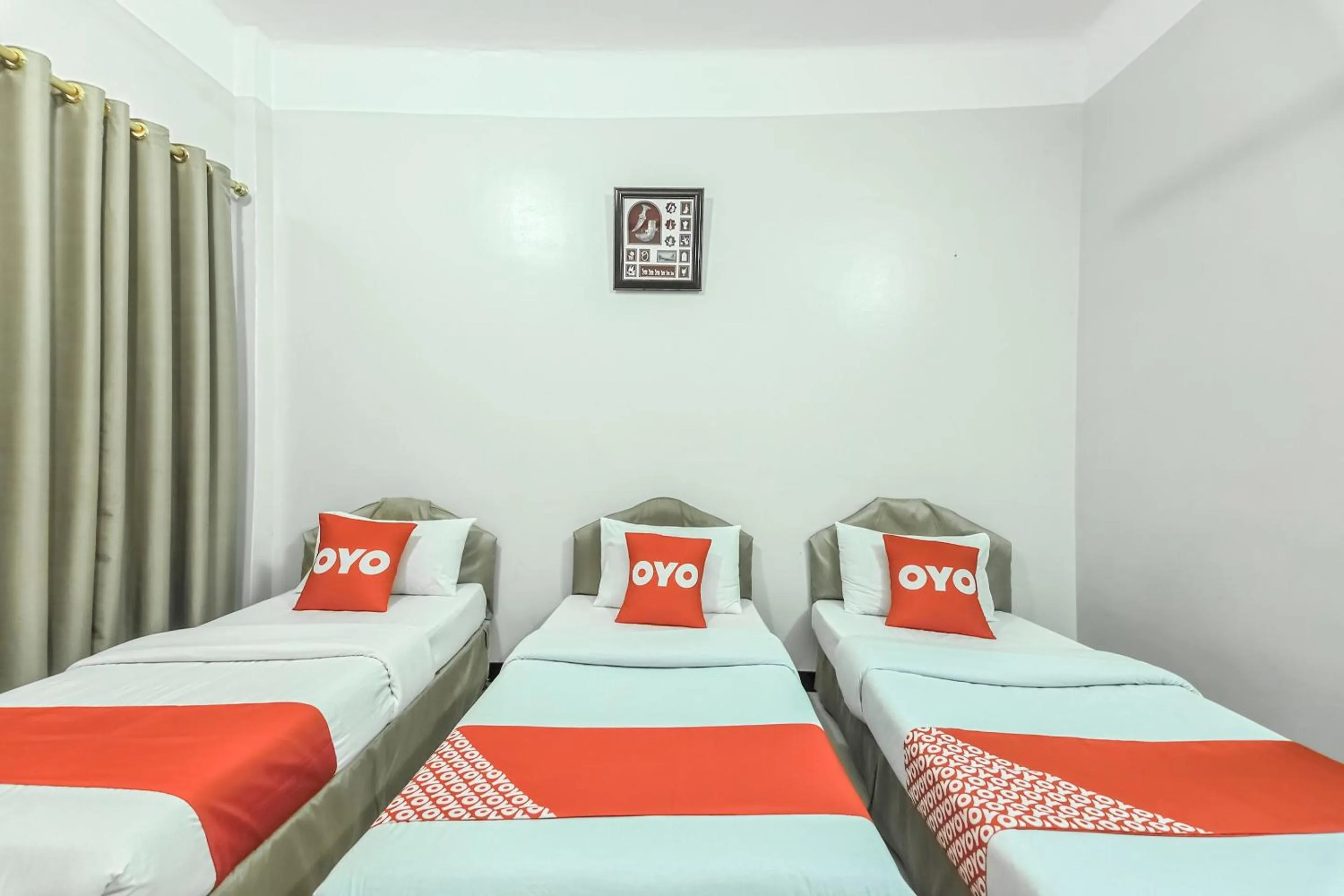 Bedroom in Super OYO 108 Marsa Al Masafar Hotel Apartment