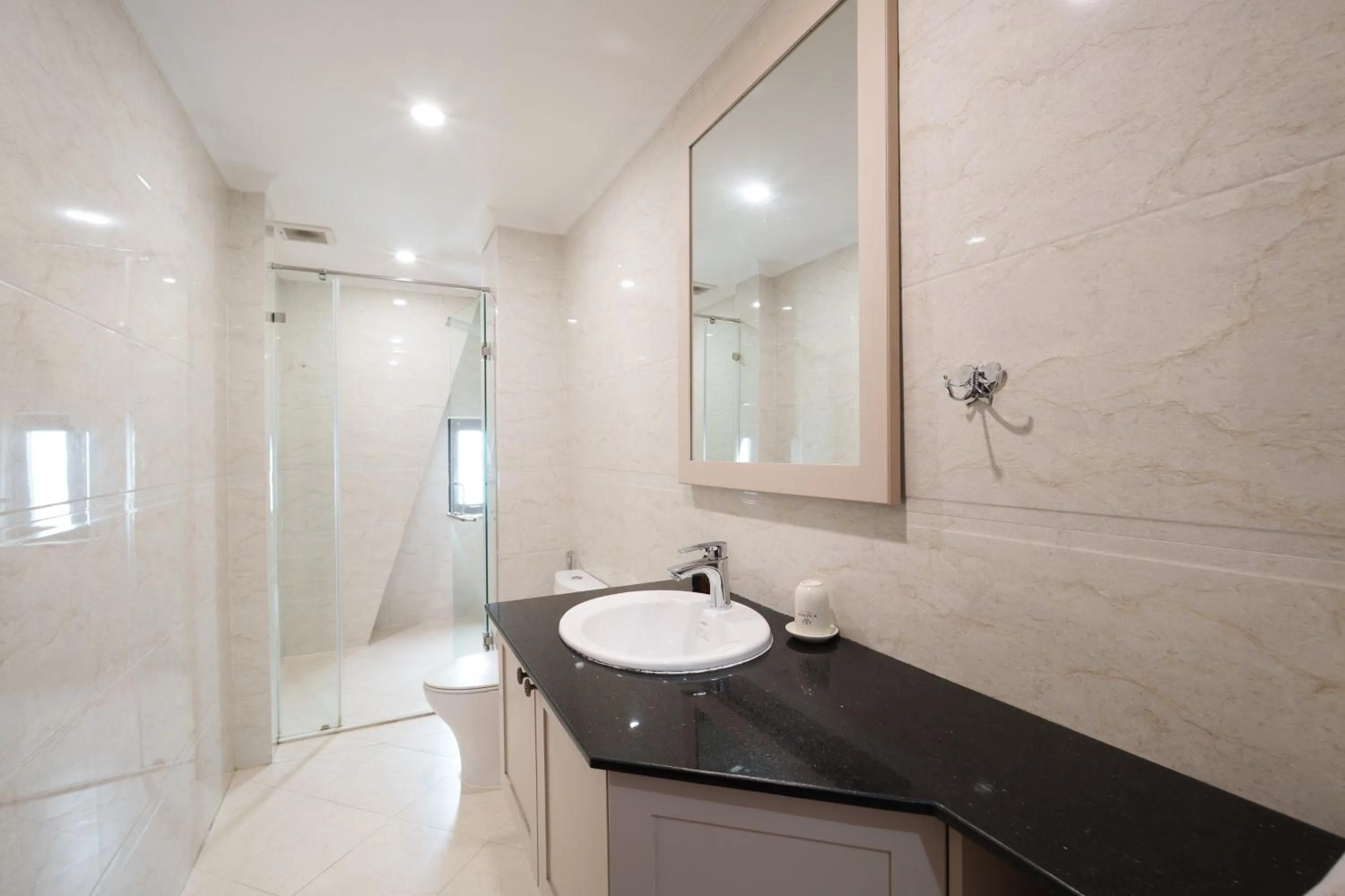 Bathroom in N Queen Apartment Hotel