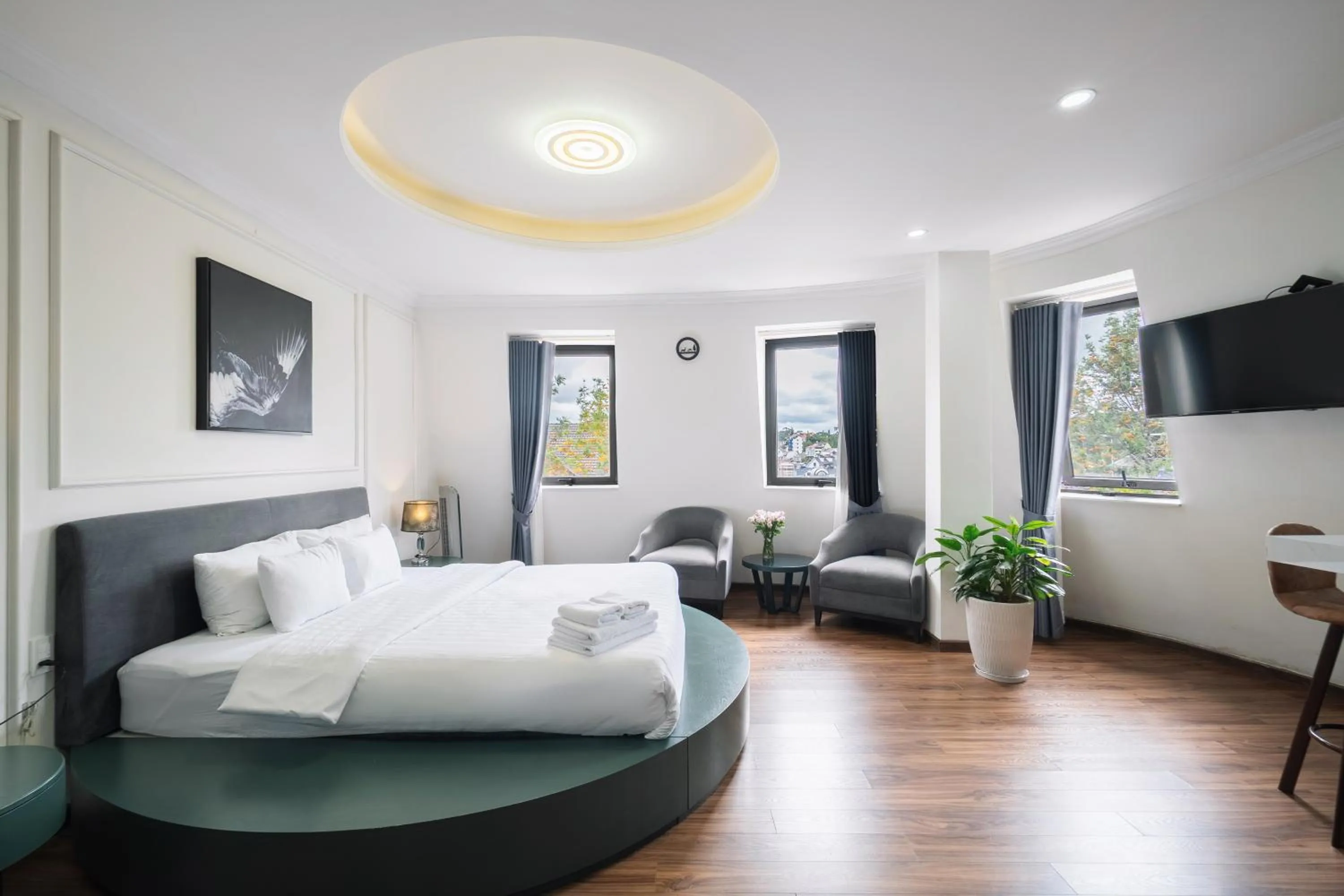 TV and multimedia, Bed in N Queen Apartment Hotel