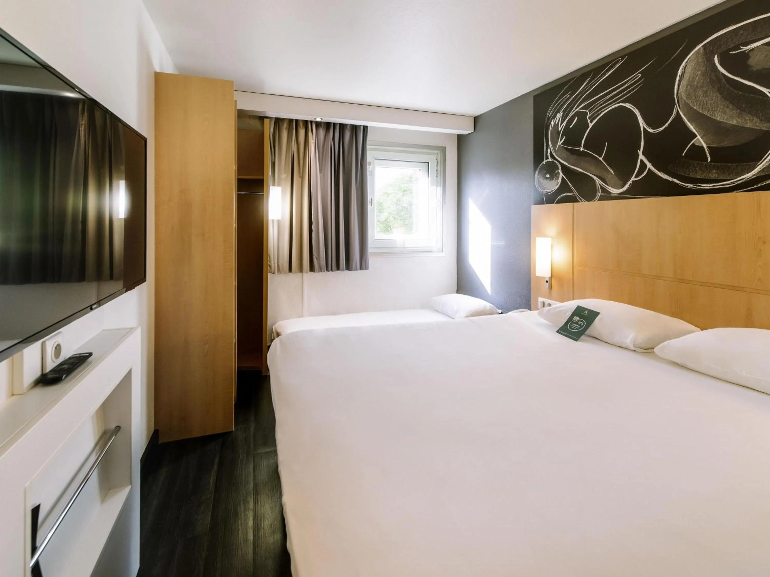 Bedroom, Bed in ibis Avignon Centre Gare