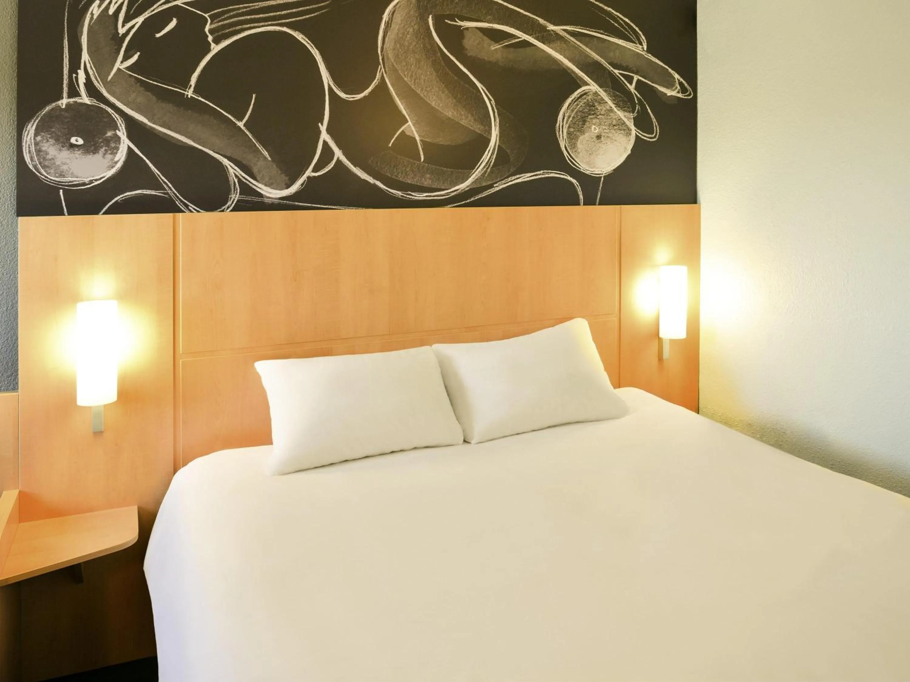 Bedroom, Bed in ibis Avignon Centre Gare