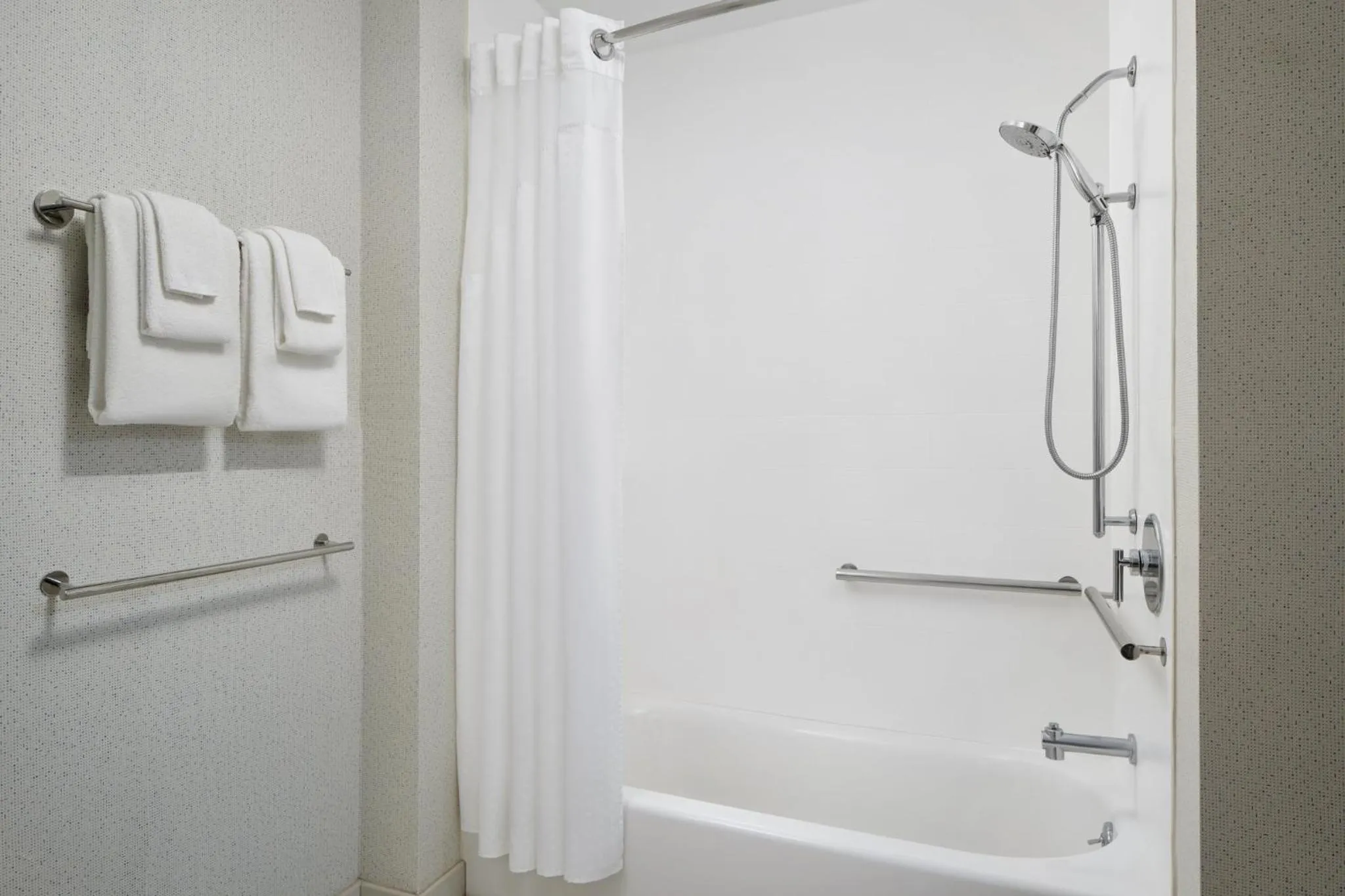 Bathroom in Holiday Inn Express & Suites Brunswick by IHG