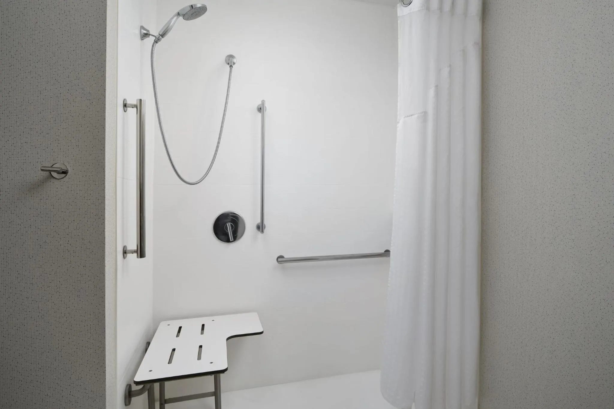 Bathroom in Holiday Inn Express & Suites Brunswick by IHG