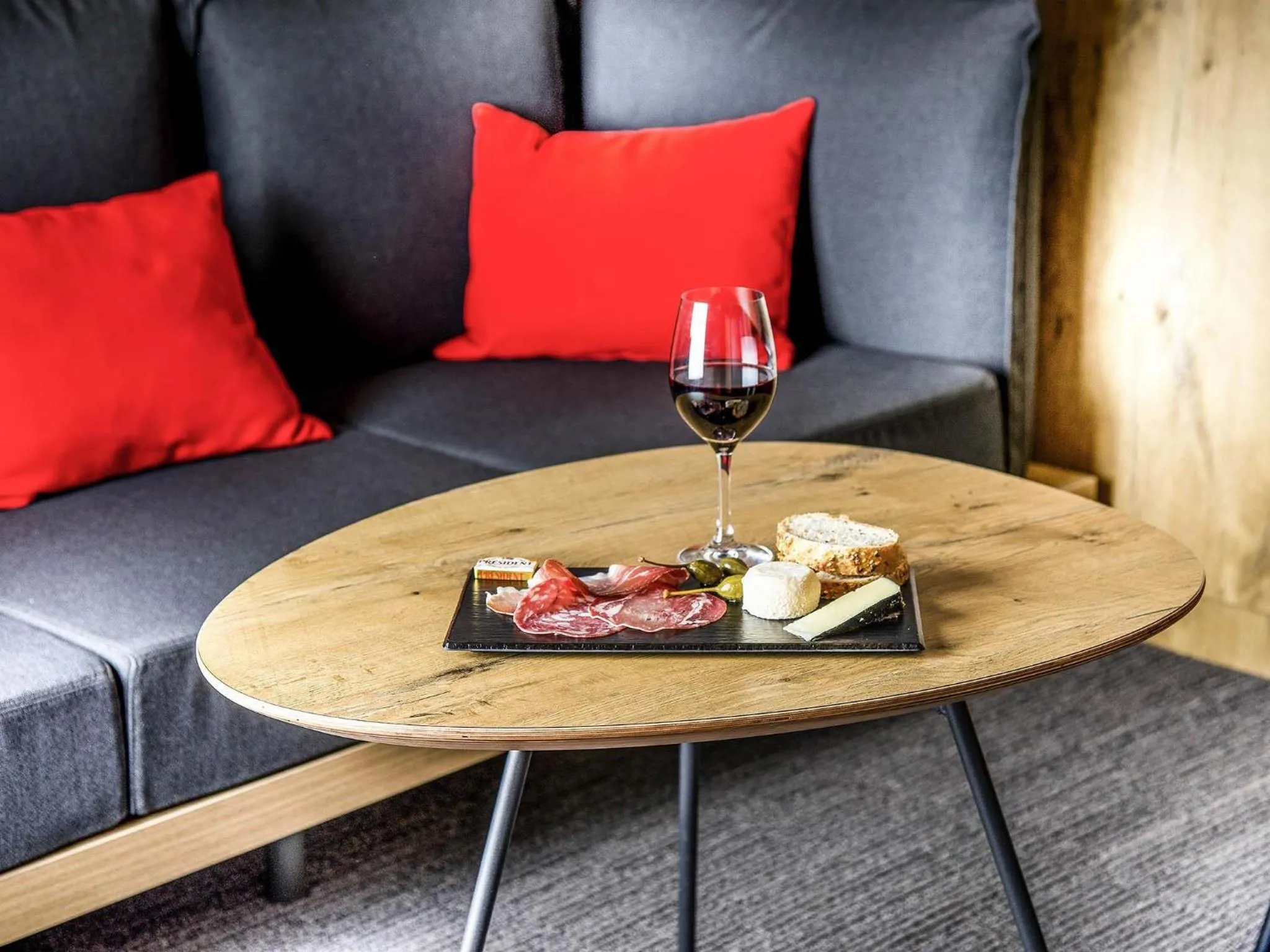 Lounge or bar in ibis Lyon Centre Perrache