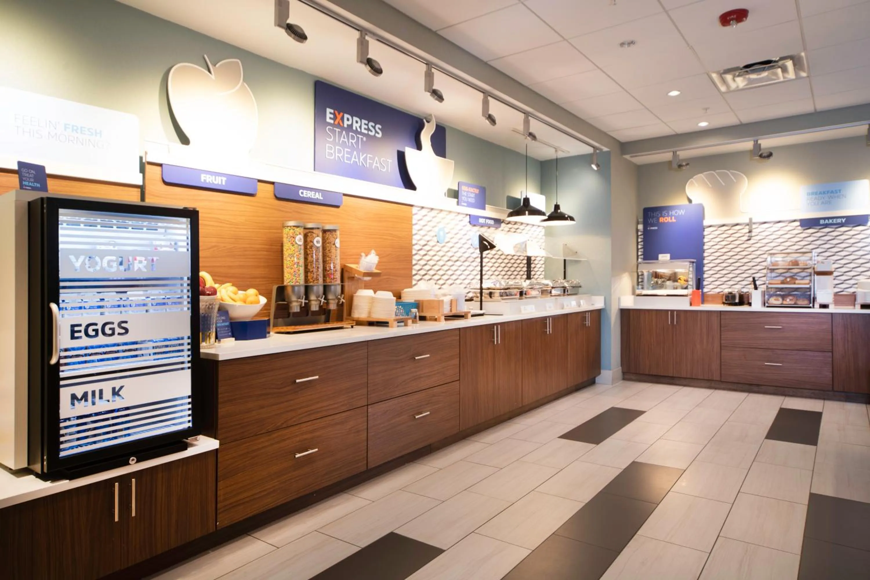 Breakfast in Holiday Inn Express & Suites - Florence - Cincinnati Airport by IHG