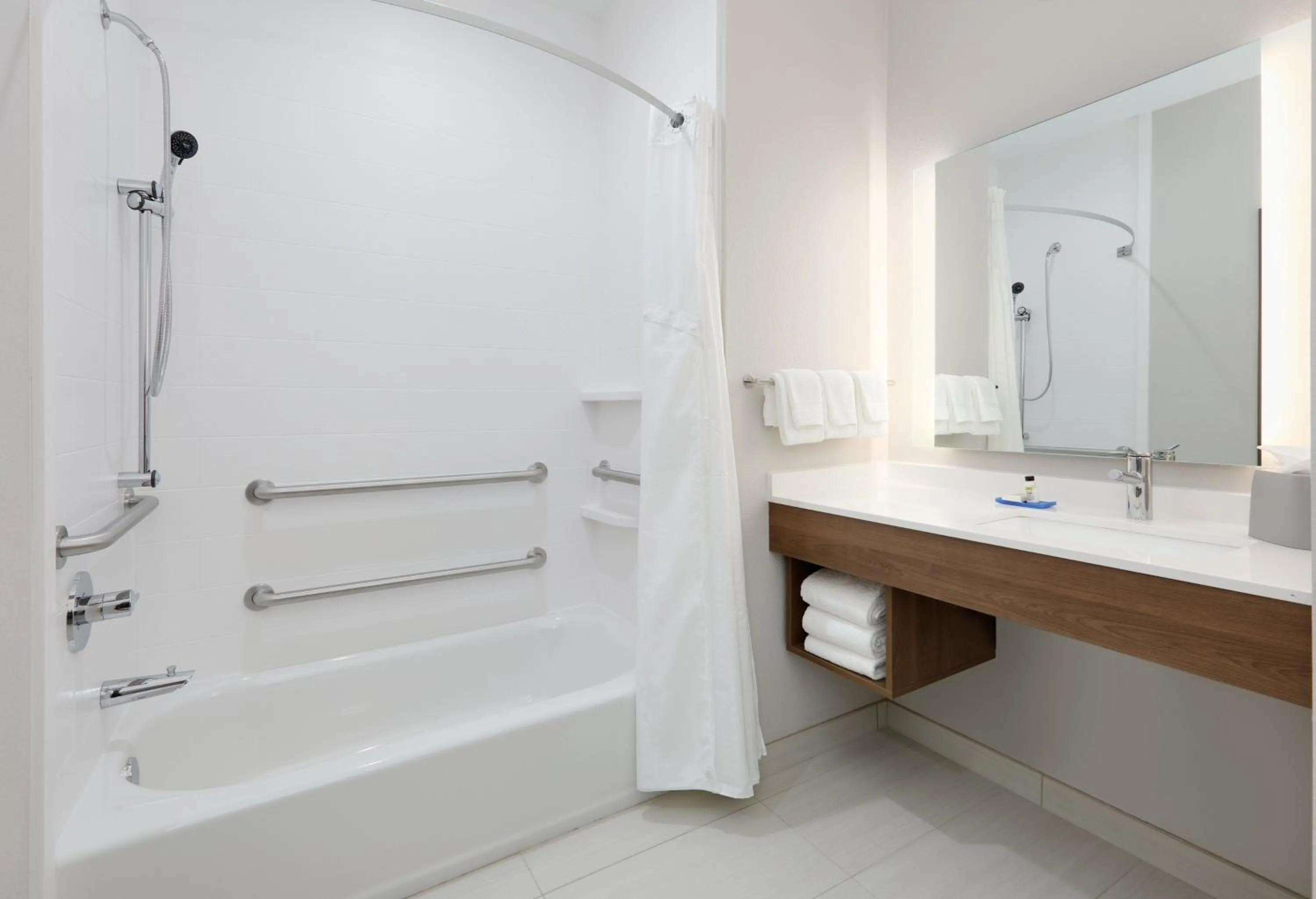 Bathroom in Holiday Inn Express & Suites - Plano - The Colony by IHG
