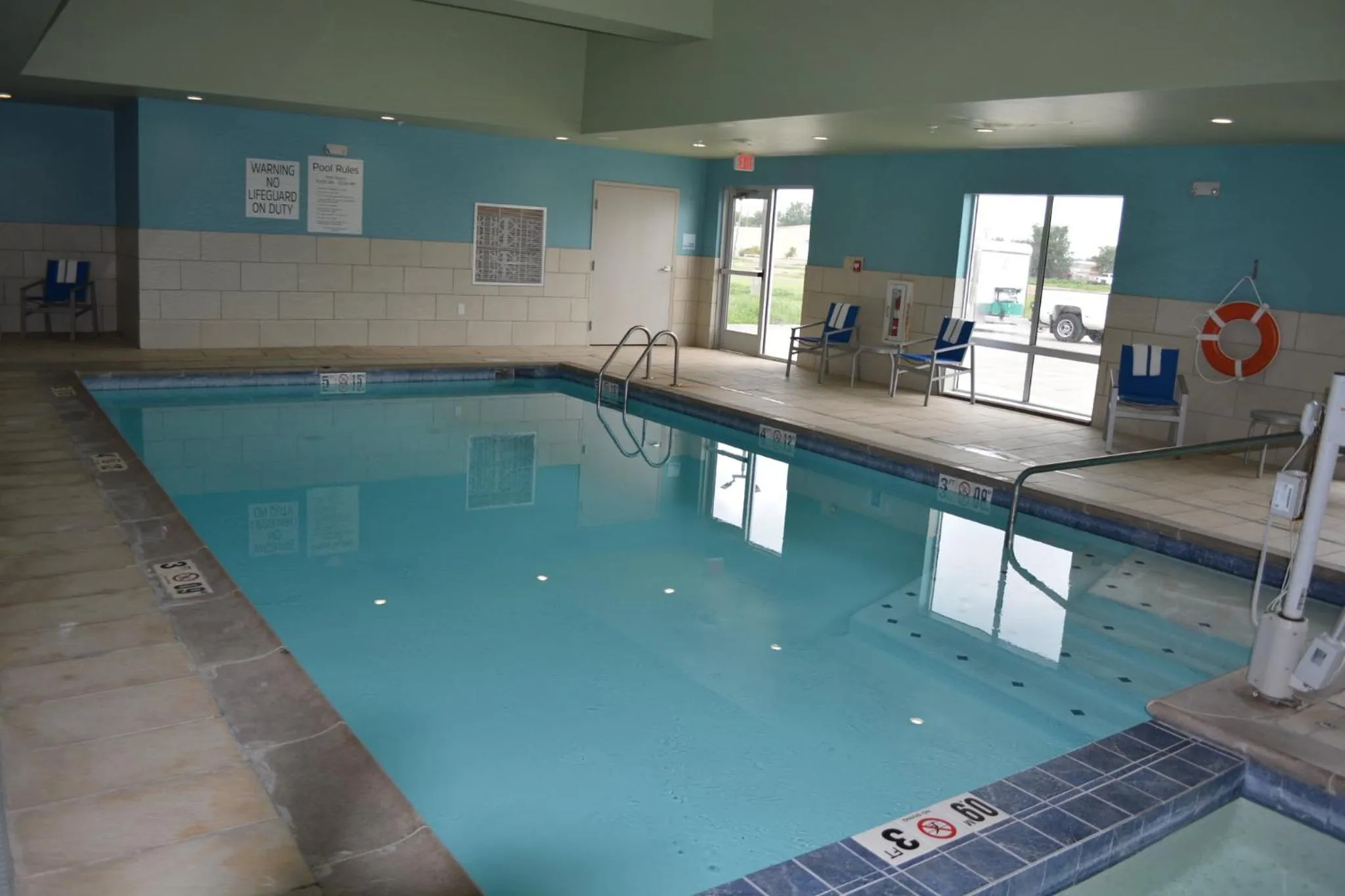 Swimming pool in Holiday Inn Express & Suites - Liberal by IHG