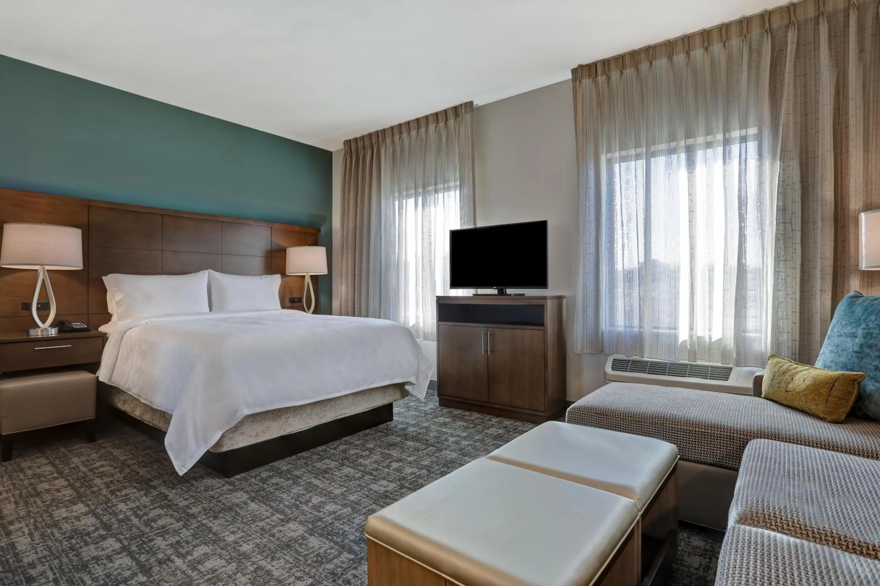 Photo of the whole room, Bed in Staybridge Suites - Overland Park - Kansas City S by IHG