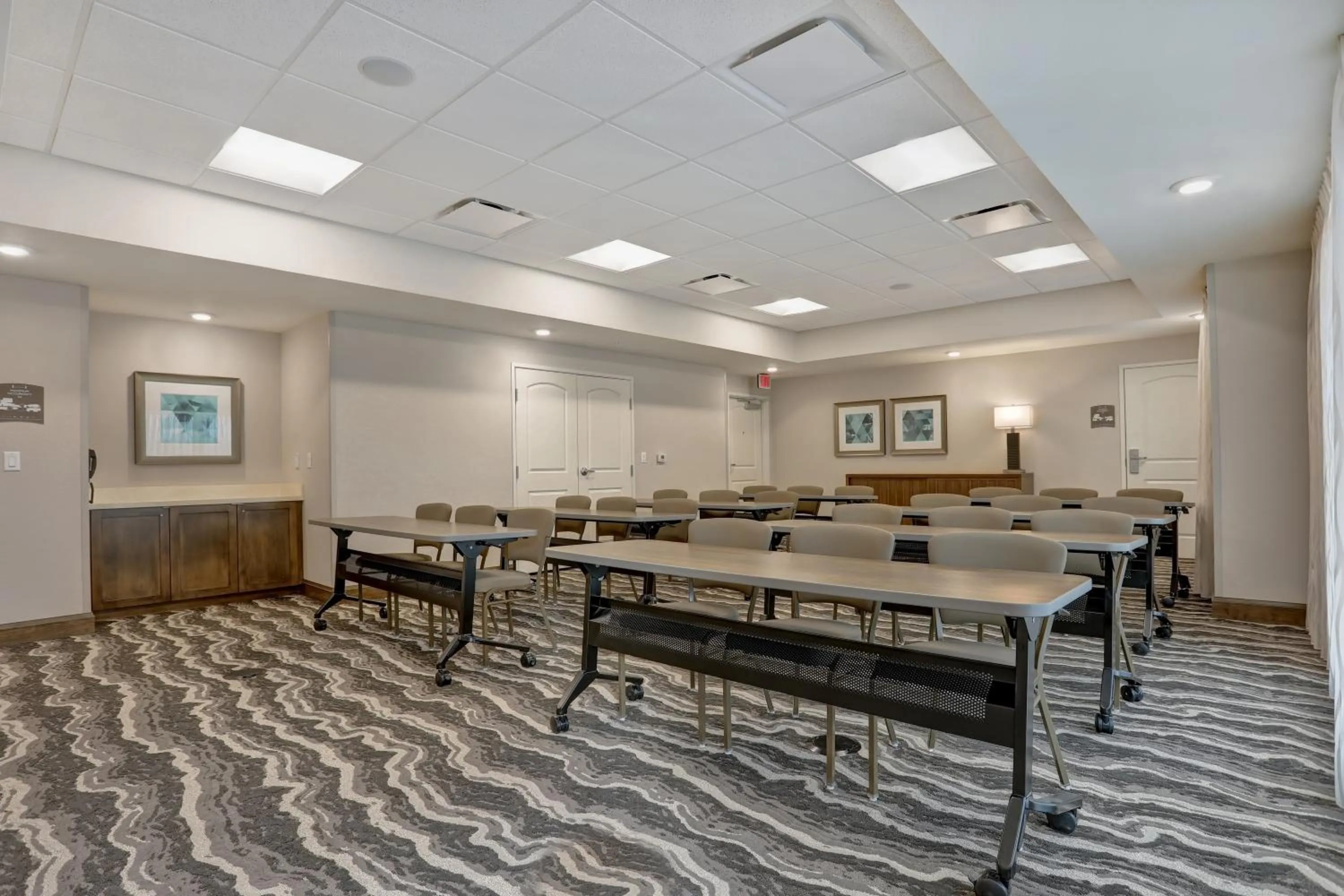 Meeting/conference room in Staybridge Suites - Overland Park - Kansas City S by IHG