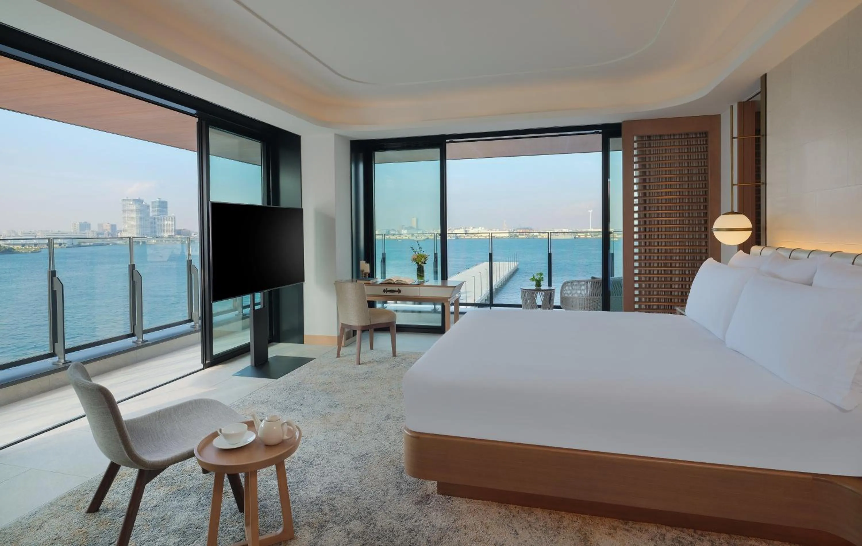 Photo of the whole room, Bed in InterContinental Yokohama Pier 8 by IHG