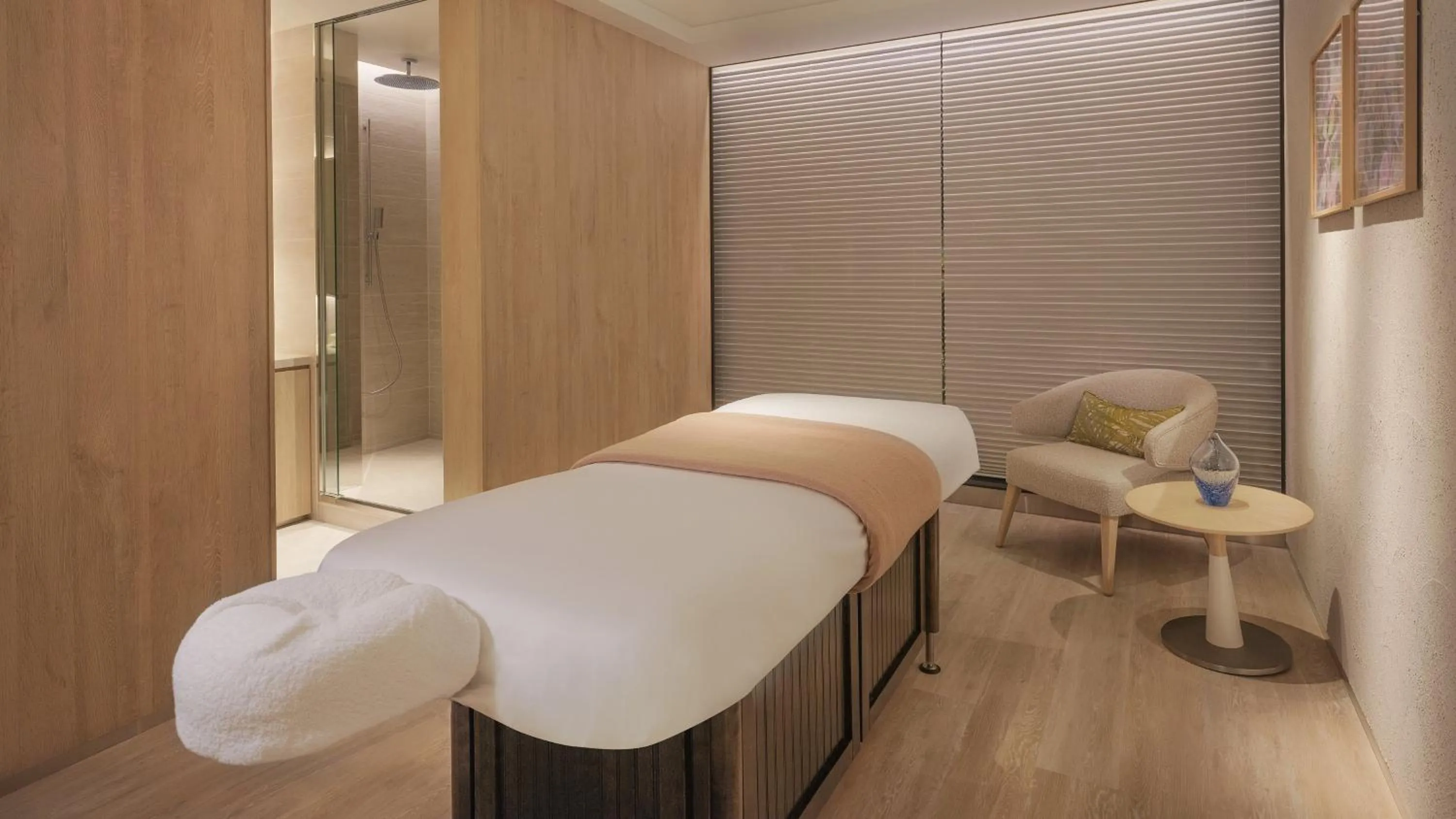 Spa and wellness centre/facilities in InterContinental Yokohama Pier 8 by IHG
