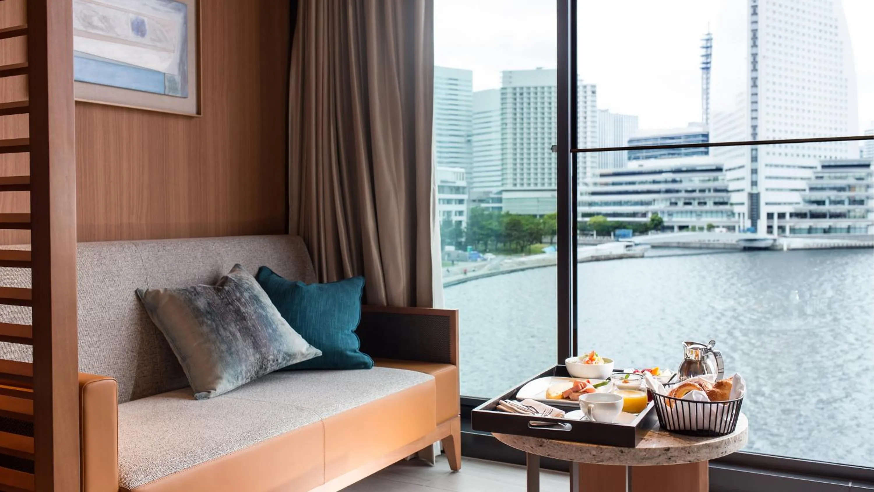 Bedroom in InterContinental Yokohama Pier 8 by IHG