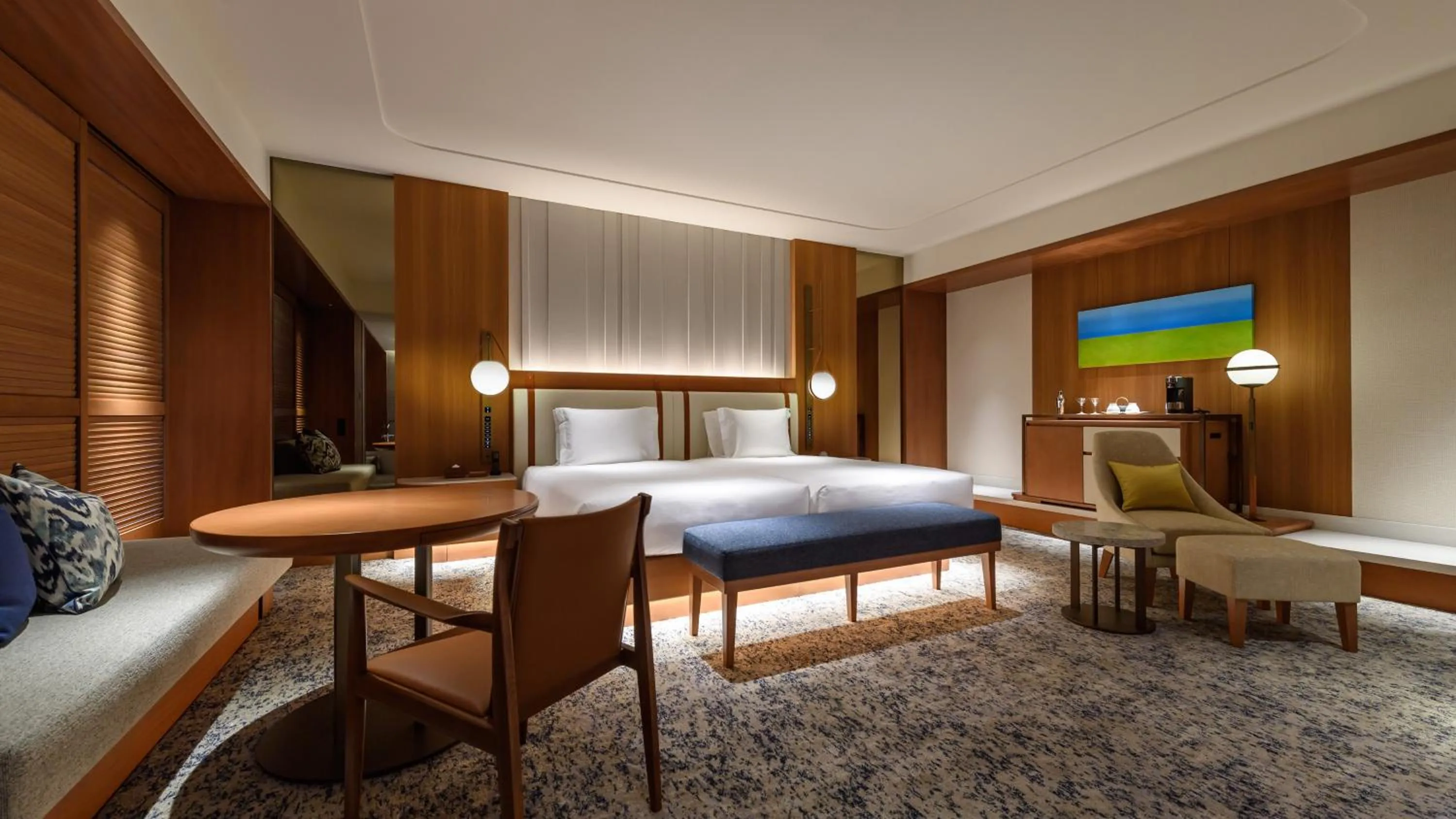 Photo of the whole room, Bed in InterContinental Yokohama Pier 8 by IHG