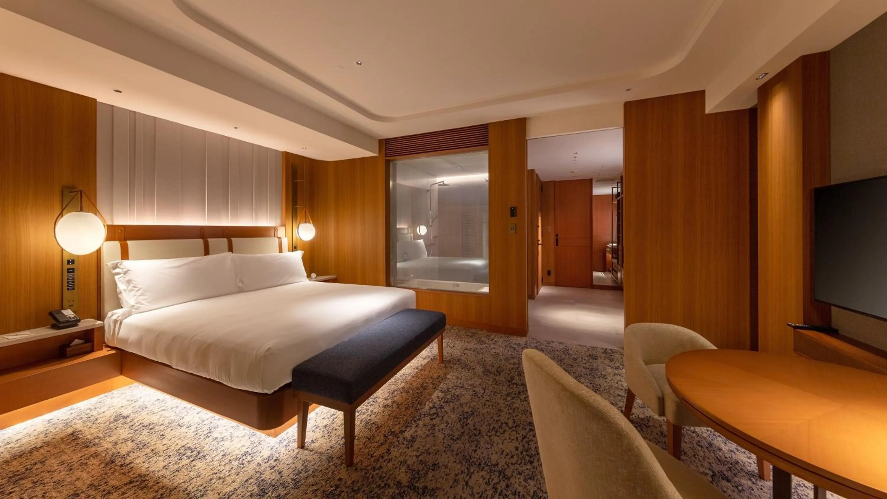 Photo of the whole room, Bed in InterContinental Yokohama Pier 8 by IHG