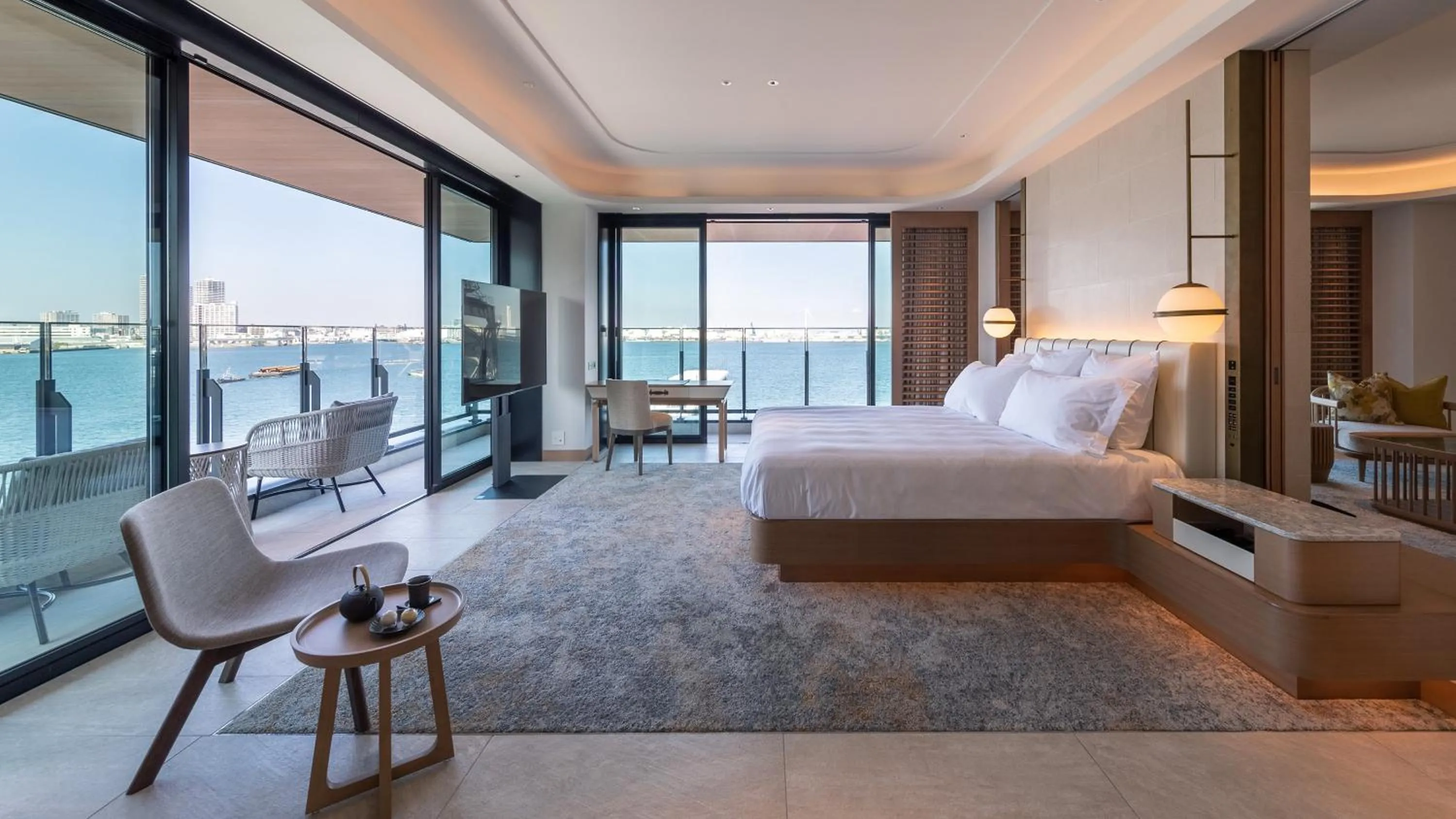 Photo of the whole room, Bed in InterContinental Yokohama Pier 8 by IHG