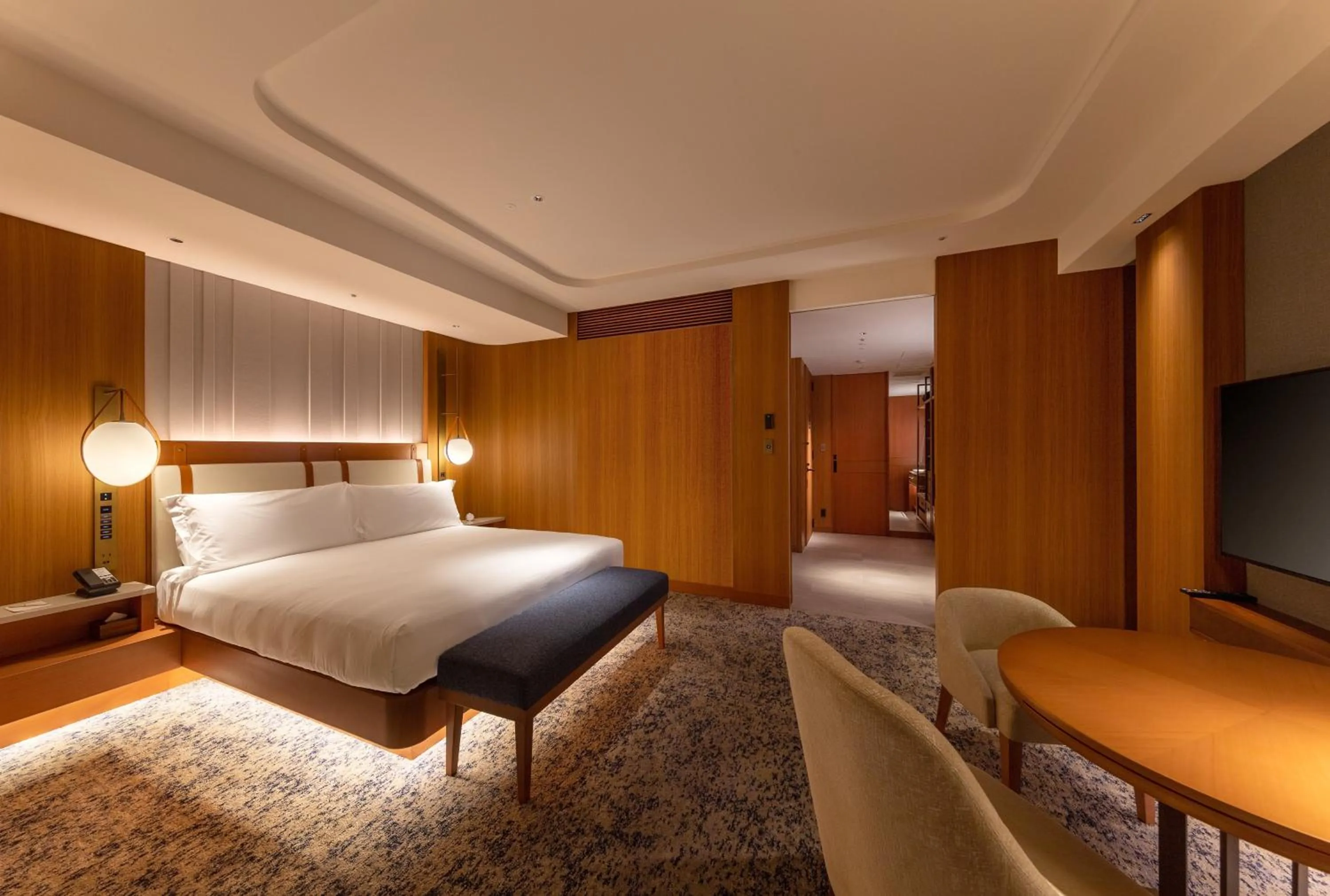 Photo of the whole room, Bed in InterContinental Yokohama Pier 8 by IHG