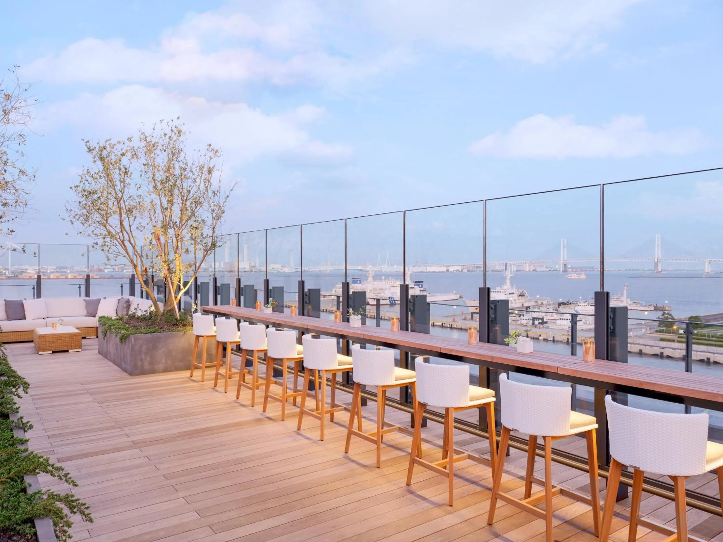 Lobby or reception in InterContinental Yokohama Pier 8 by IHG