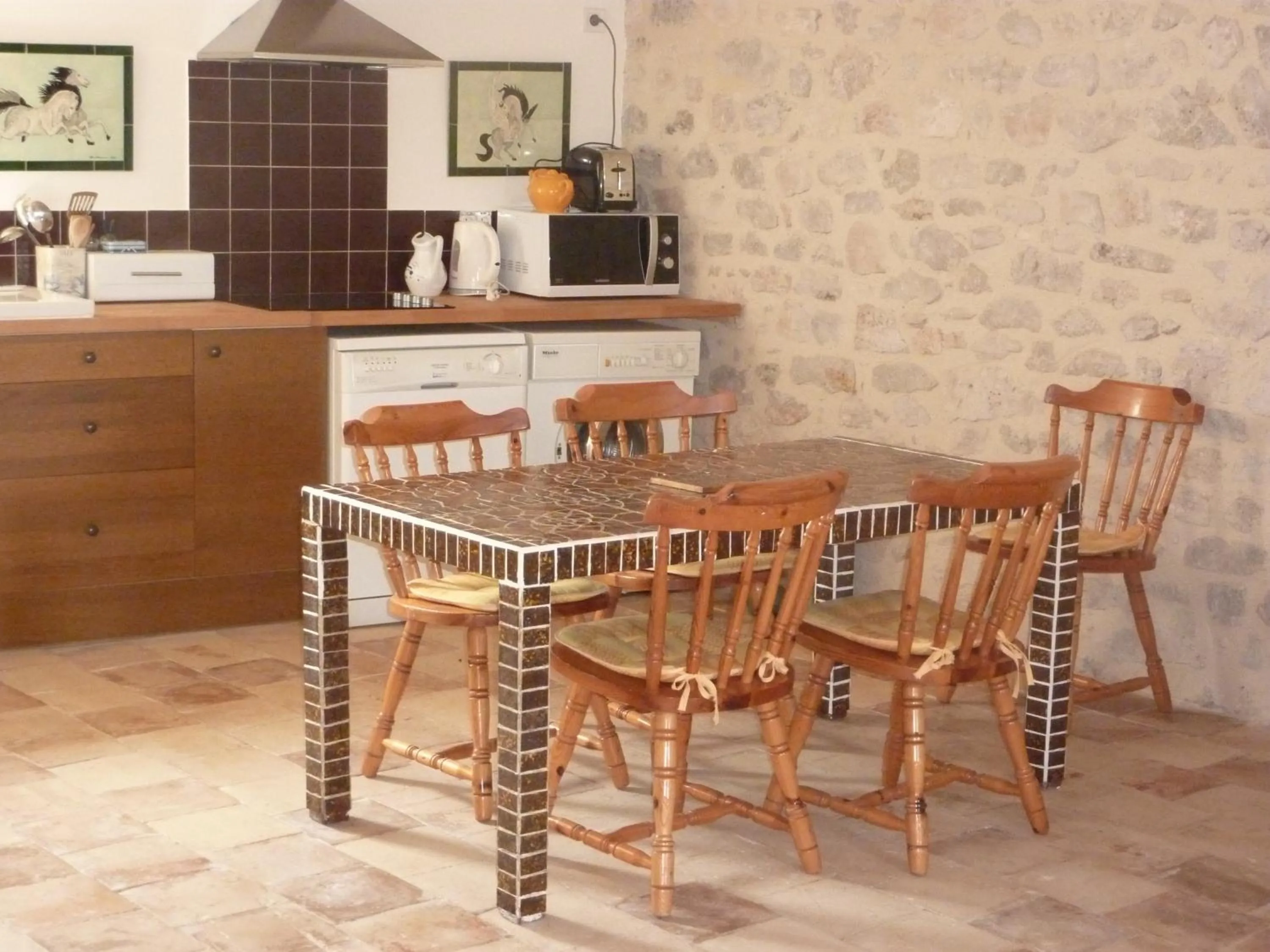 Dining area in Le Mas des Sages