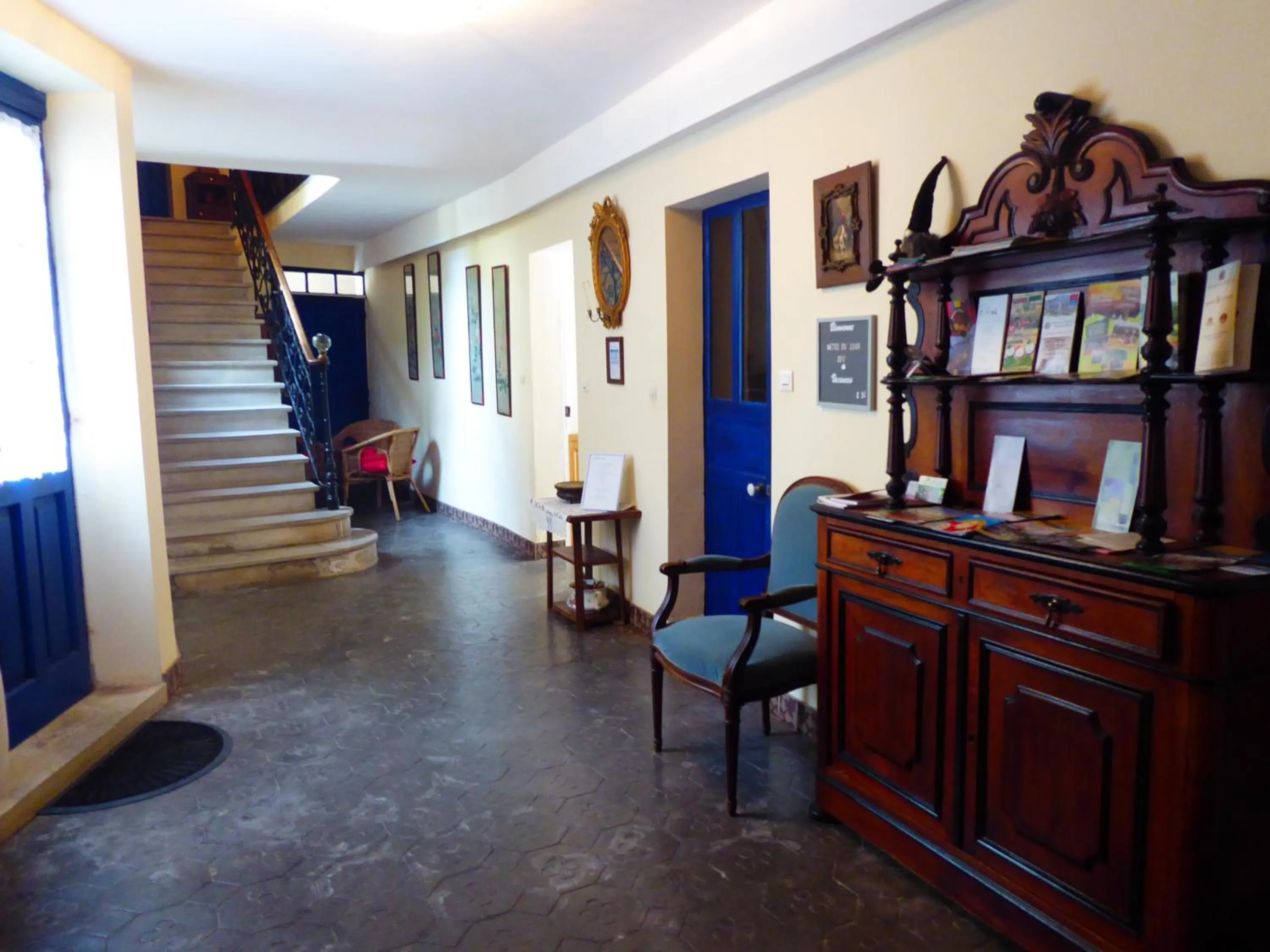 Lobby or reception in Le Mas des Sages