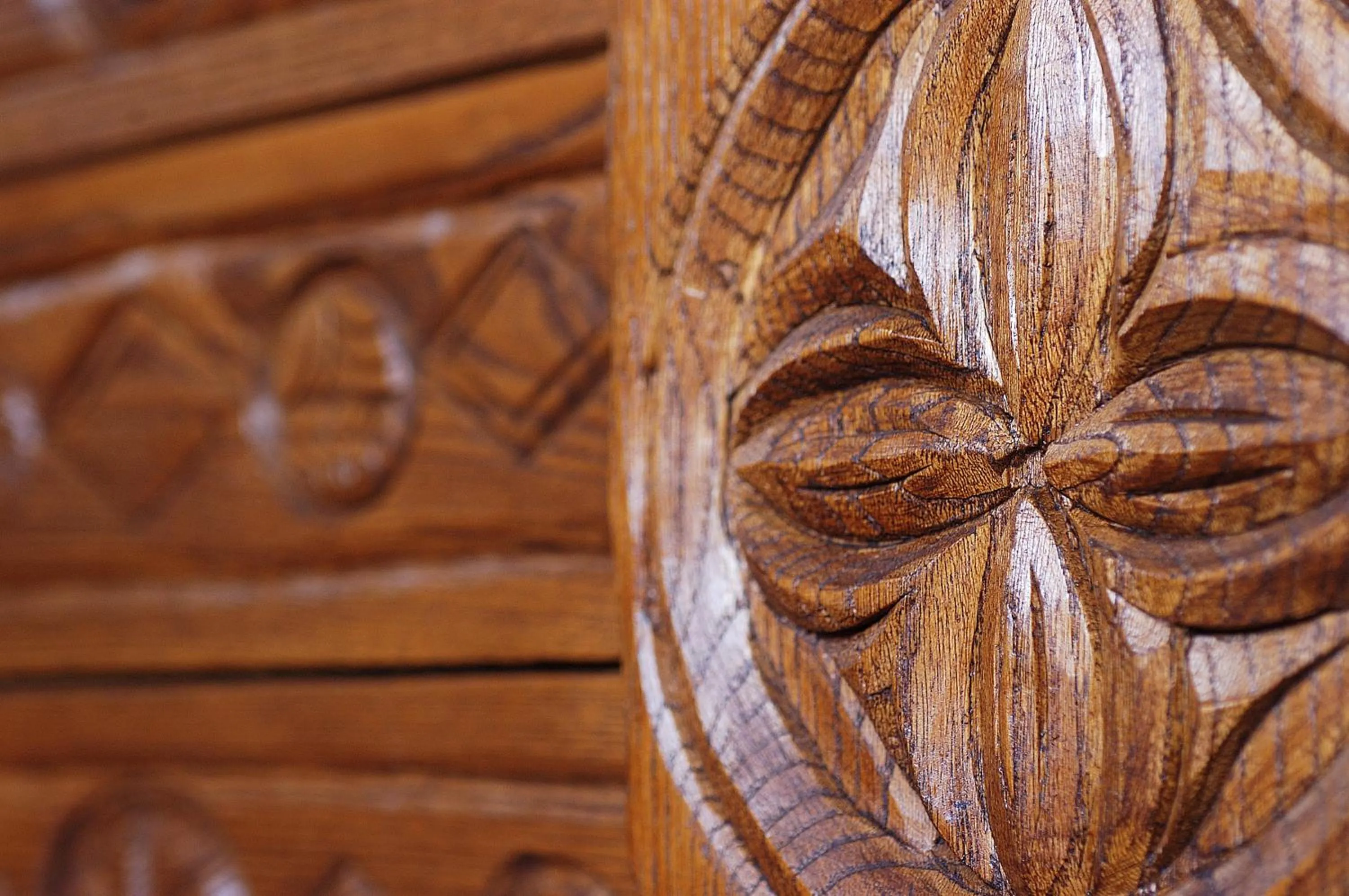 Decorative detail in Petrini Gonia