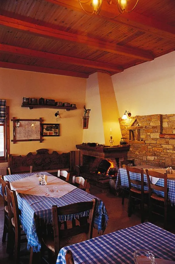 Restaurant/places to eat in Petrini Gonia