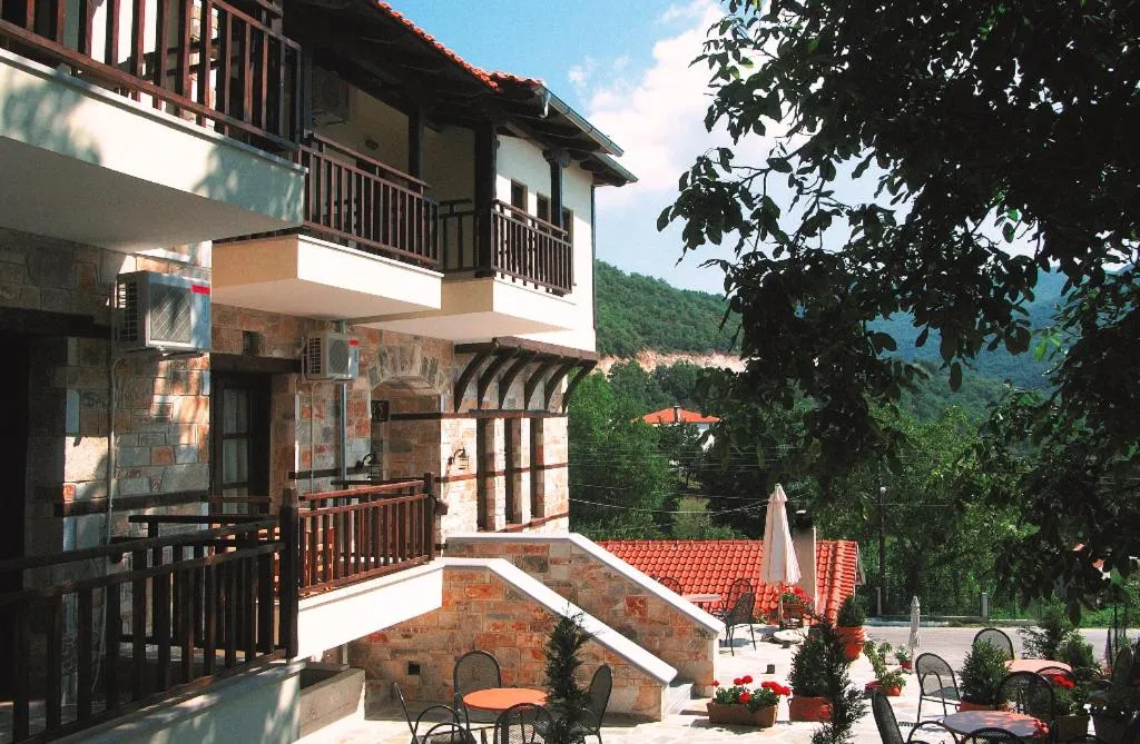 Property building in Petrini Gonia