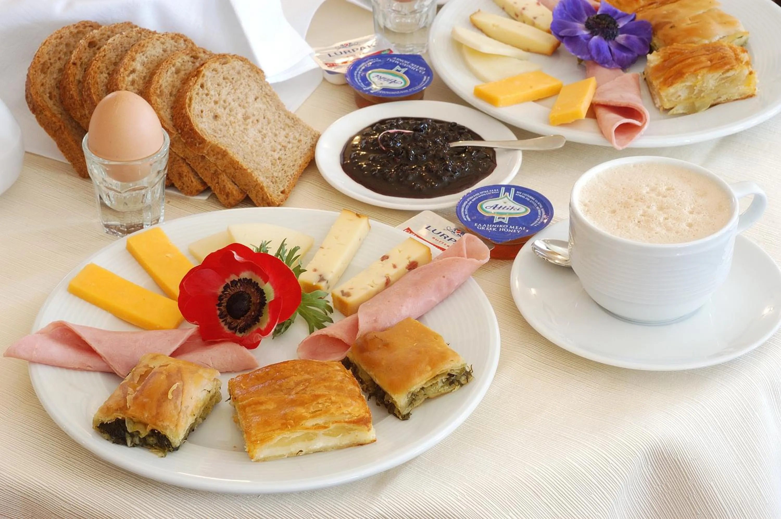 Food and drinks in Petrini Gonia