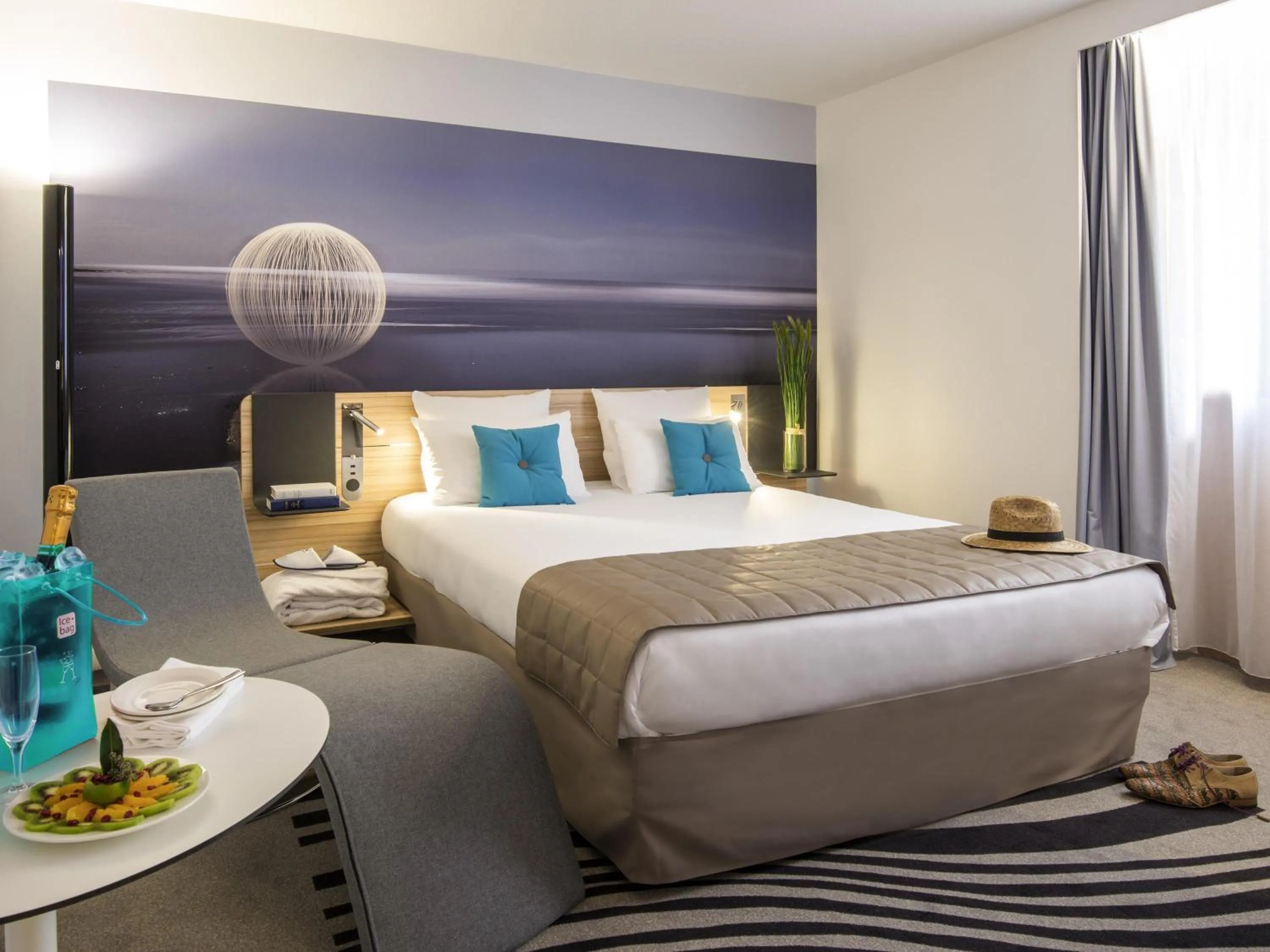 Bedroom, Bed in Novotel Nice Centre Vieux Nice