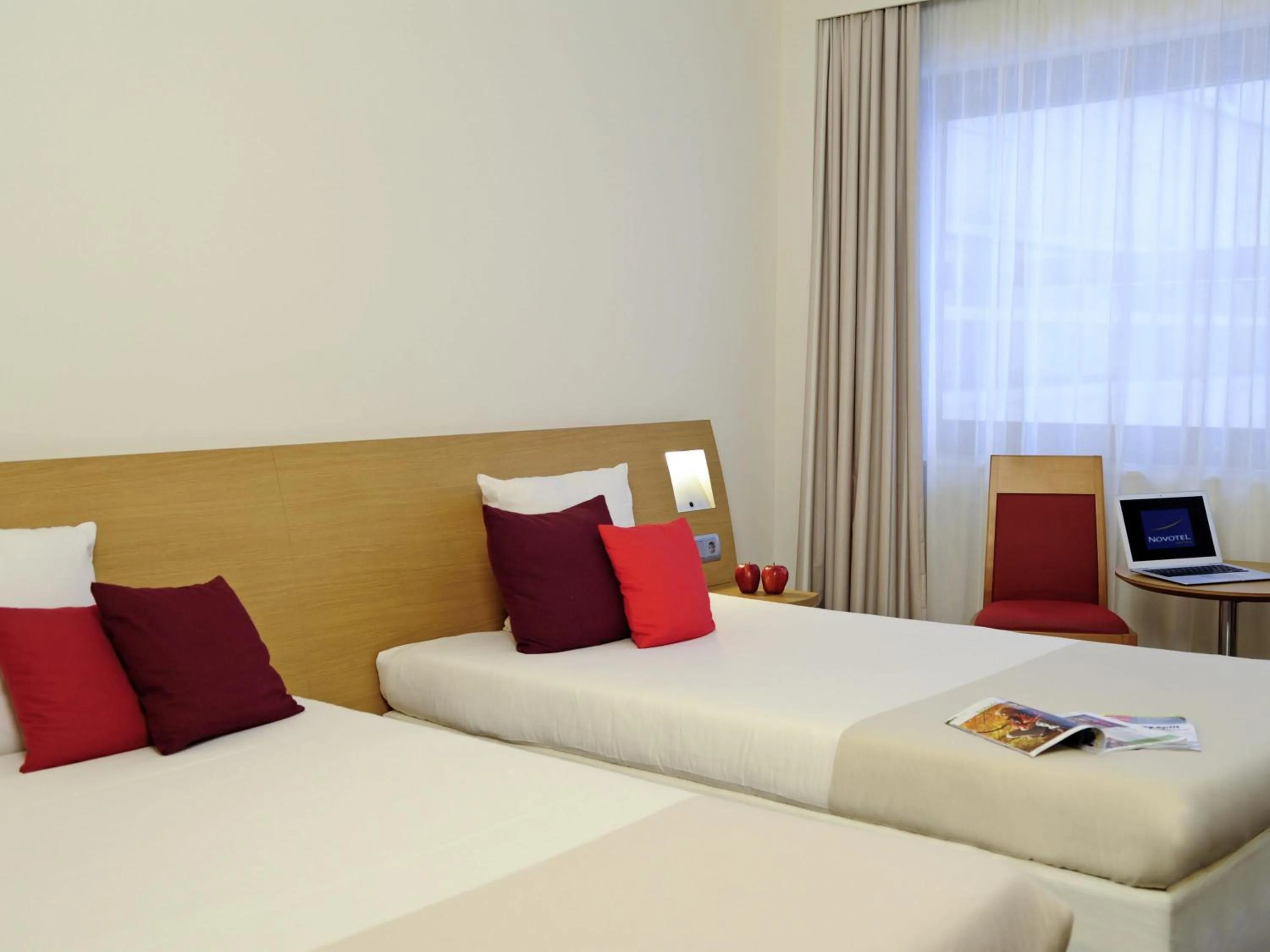 Bedroom, Bed in Novotel Nice Centre Vieux Nice