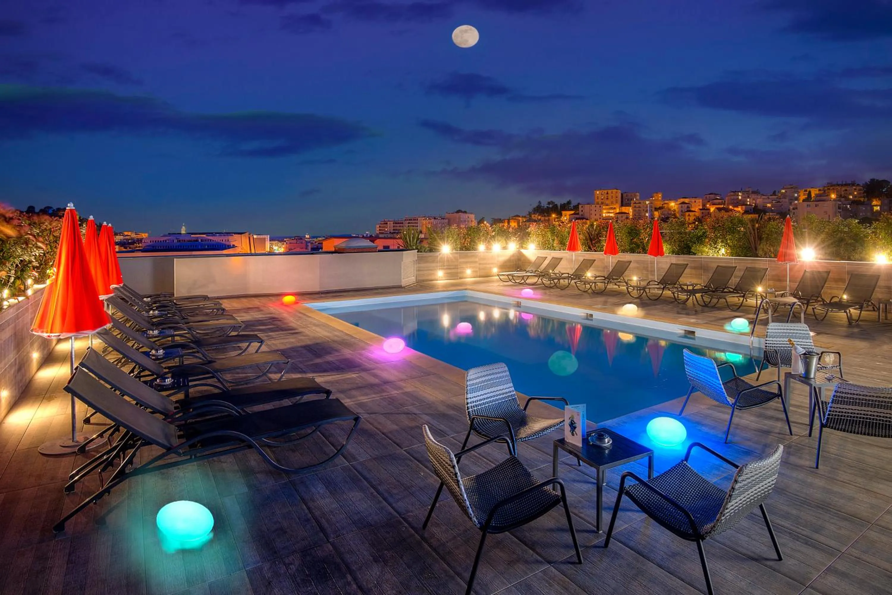 Swimming pool in Novotel Nice Centre Vieux Nice