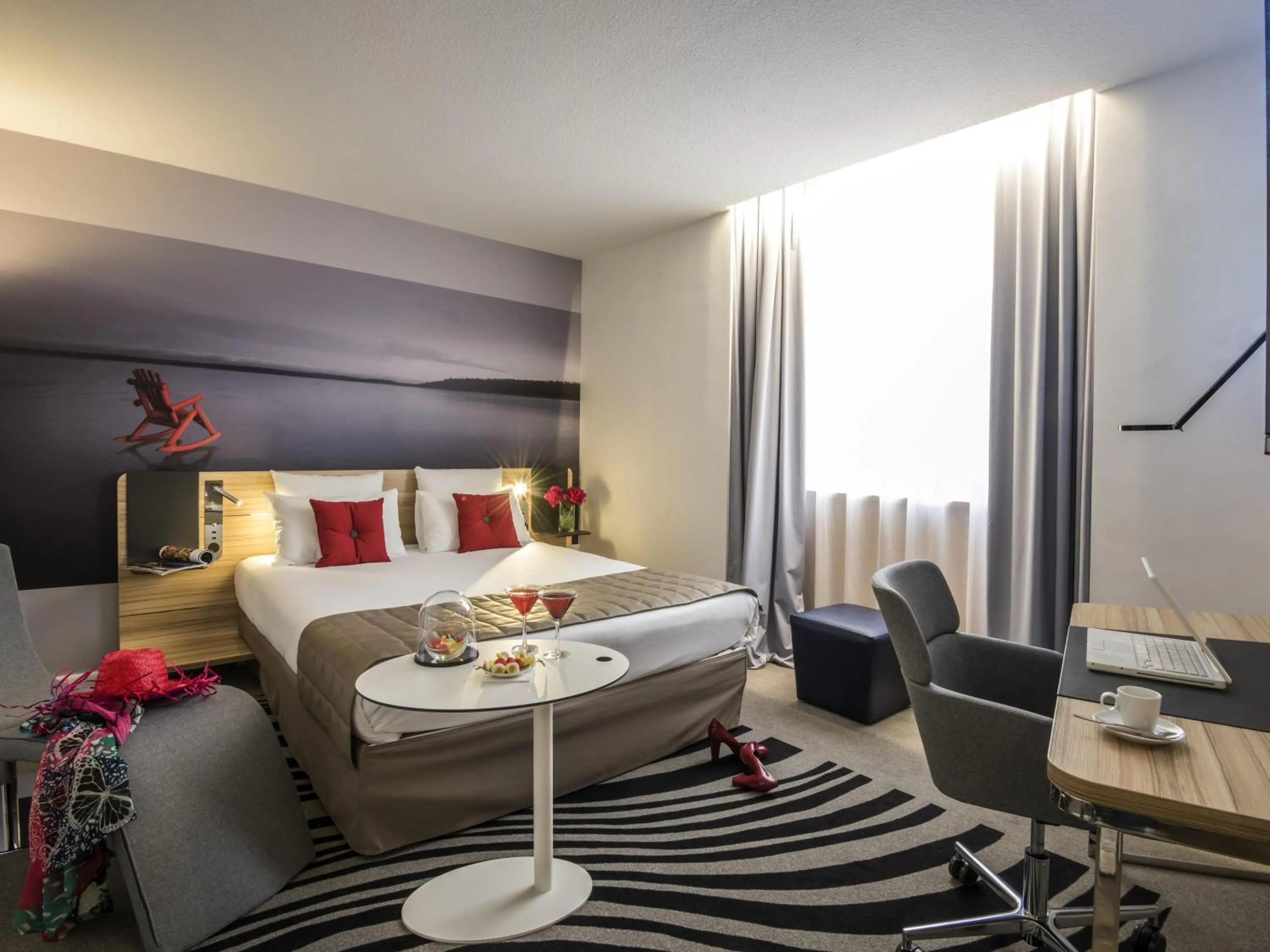 Bedroom, Bed in Novotel Nice Centre Vieux Nice