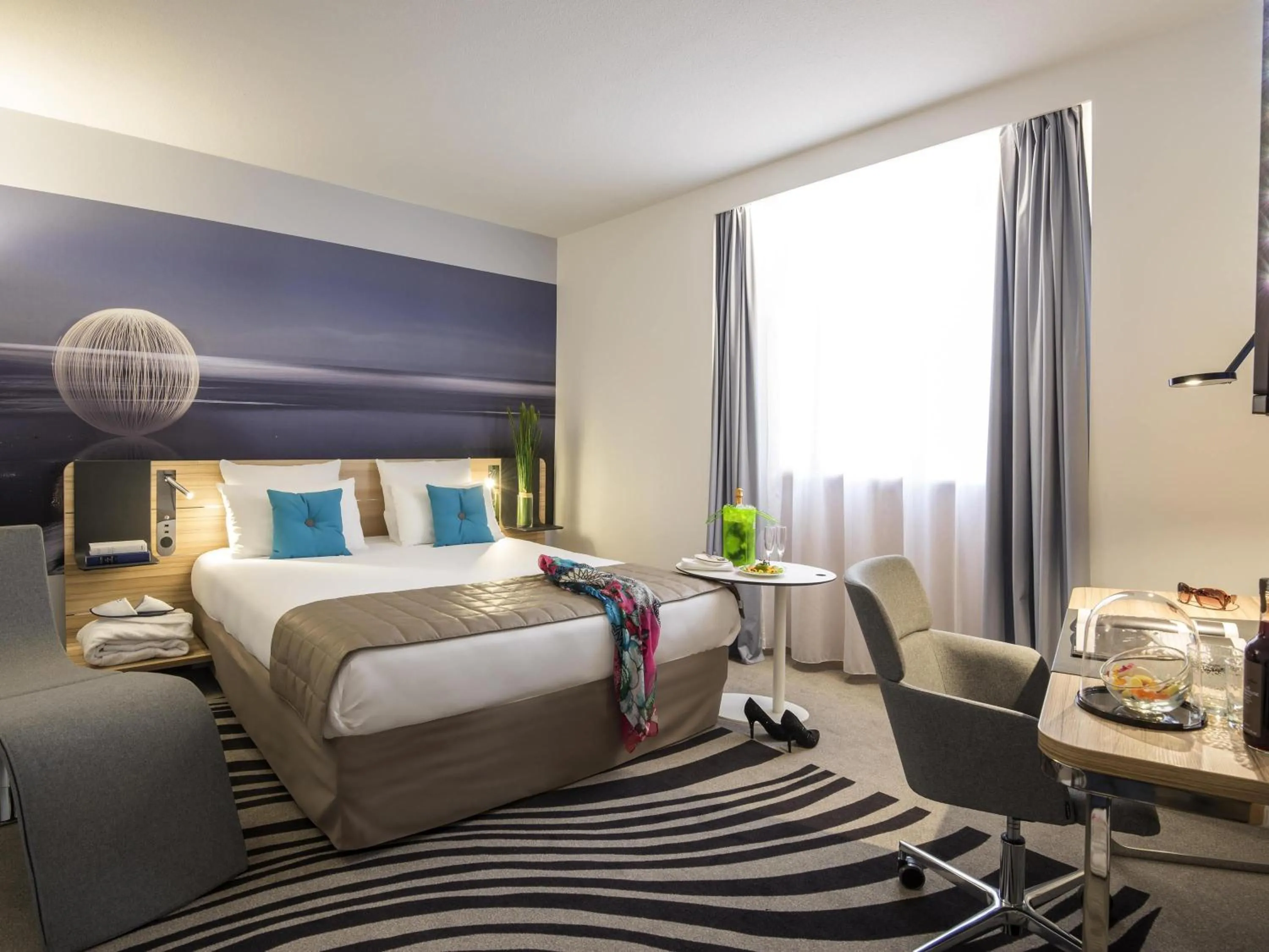 Bedroom, Bed in Novotel Nice Centre Vieux Nice