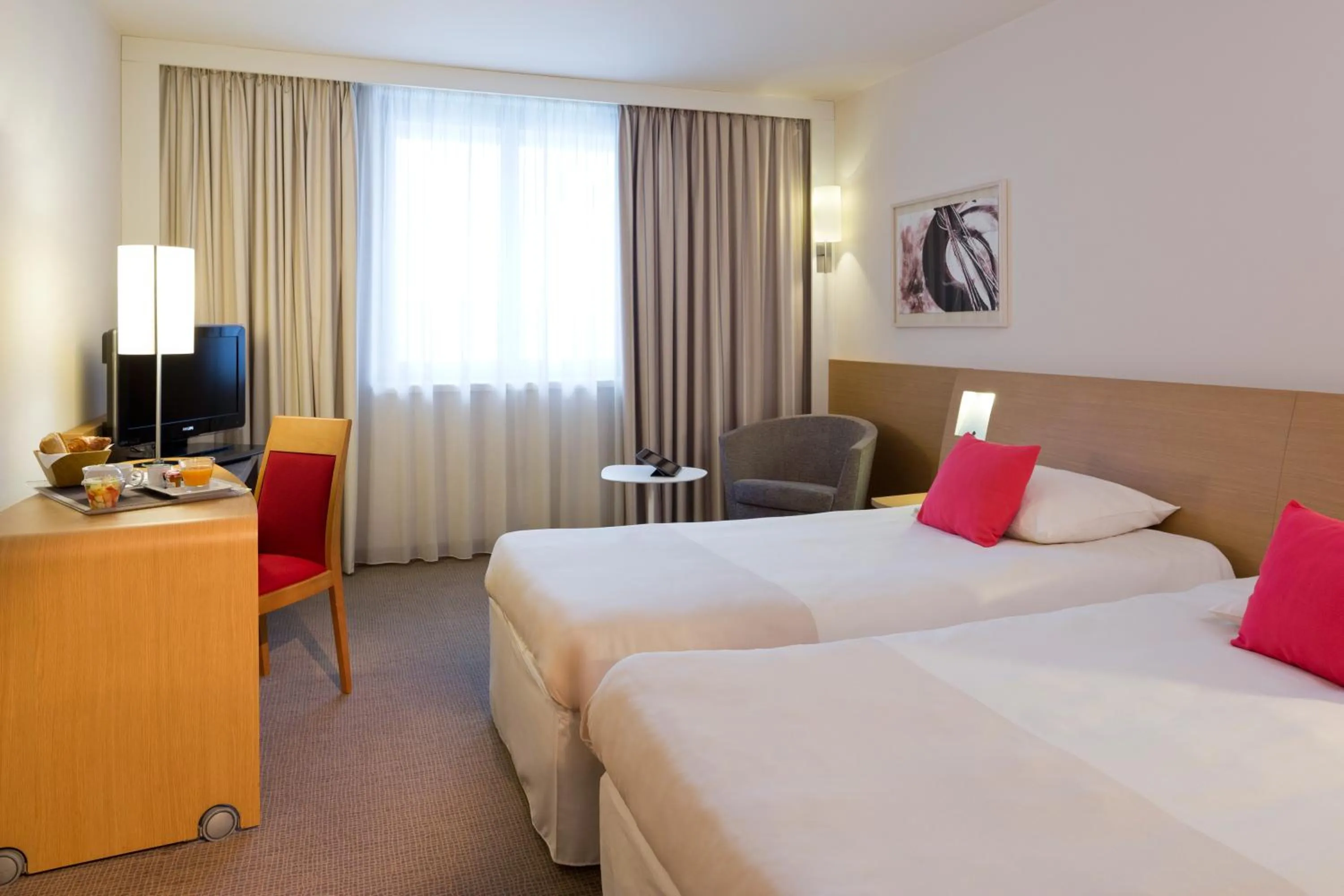 Bedroom, Bed in Novotel Nice Centre Vieux Nice