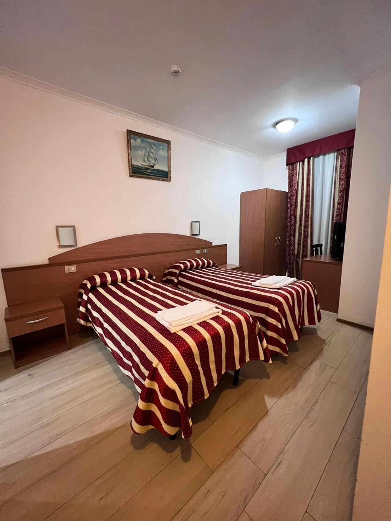 Bed in Taverna Dantesca