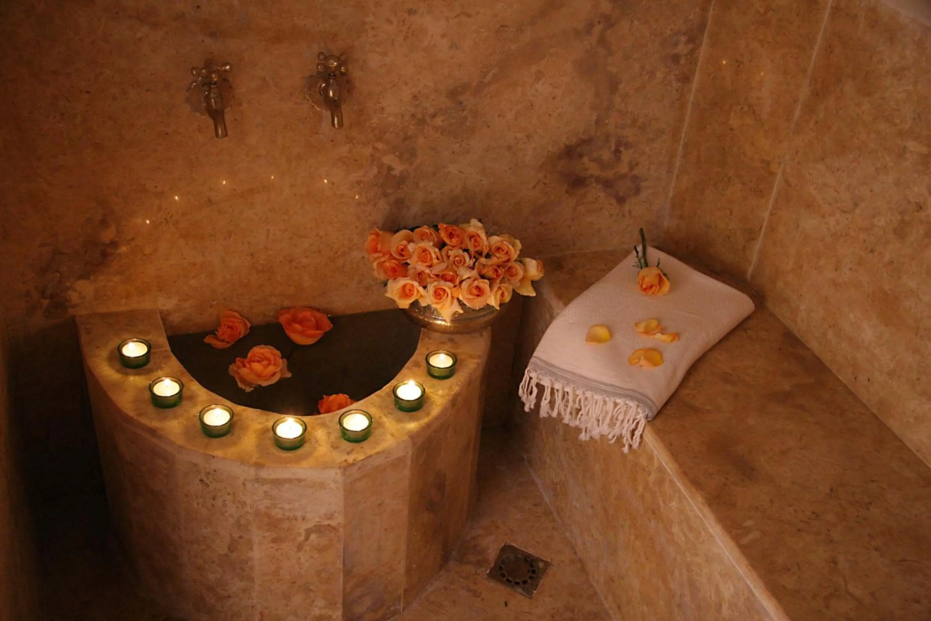 Steam room in Riad Couleurs du Sud