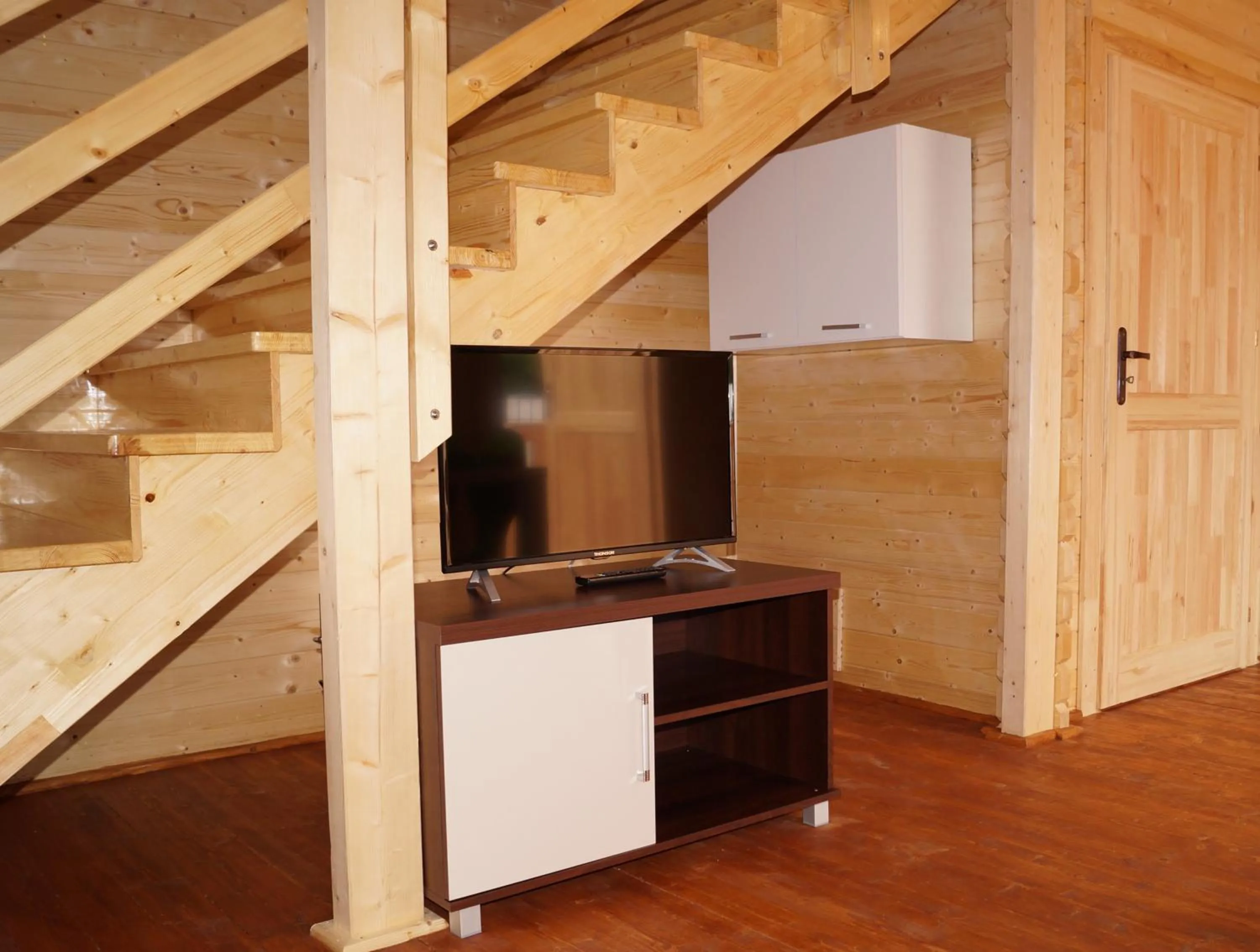 Photo of the whole room in Onyx