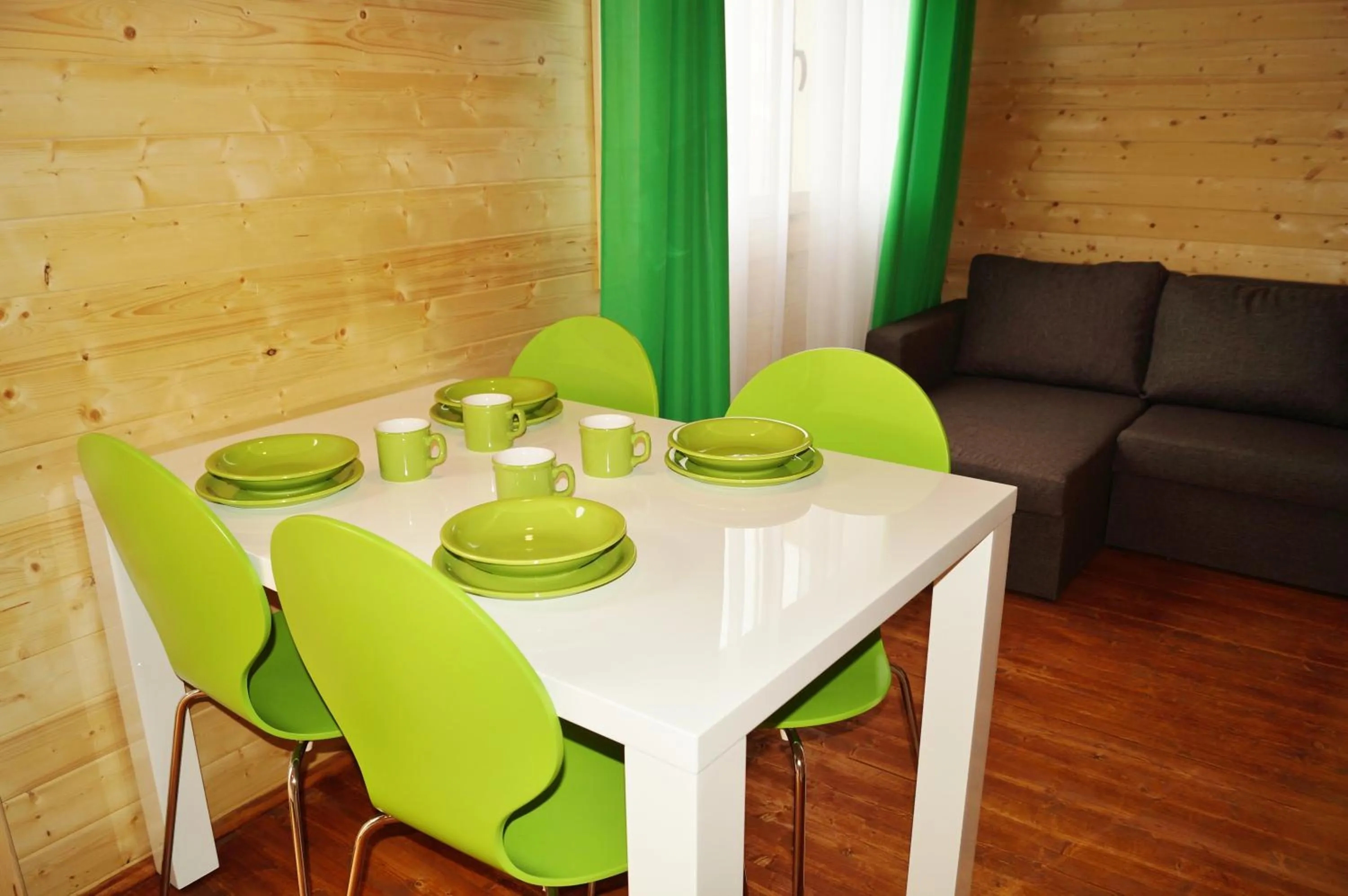 Photo of the whole room in Onyx