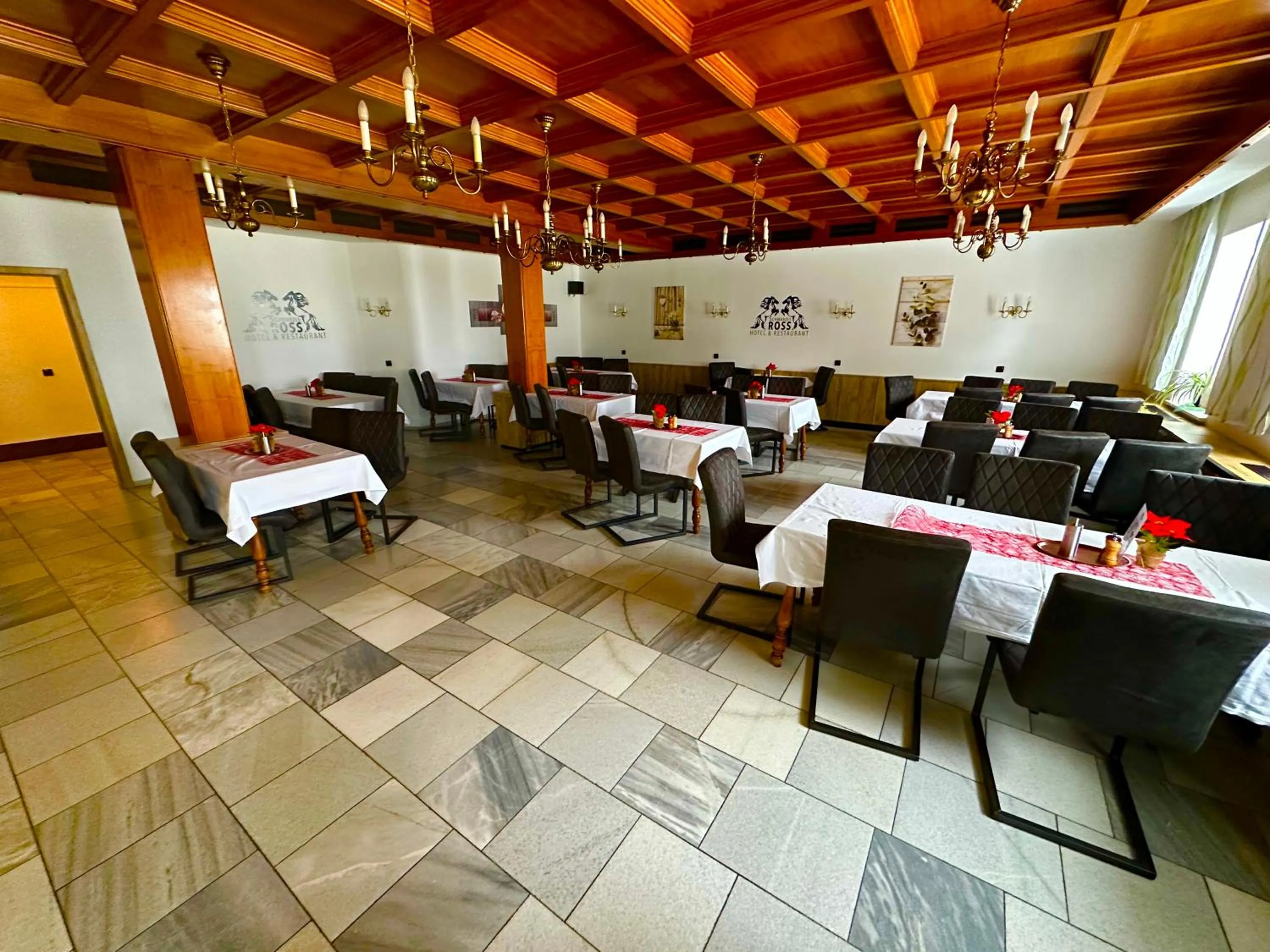 Restaurant/places to eat in Schwarzes Ross Hotel & Restaurant Oberwiesenthal