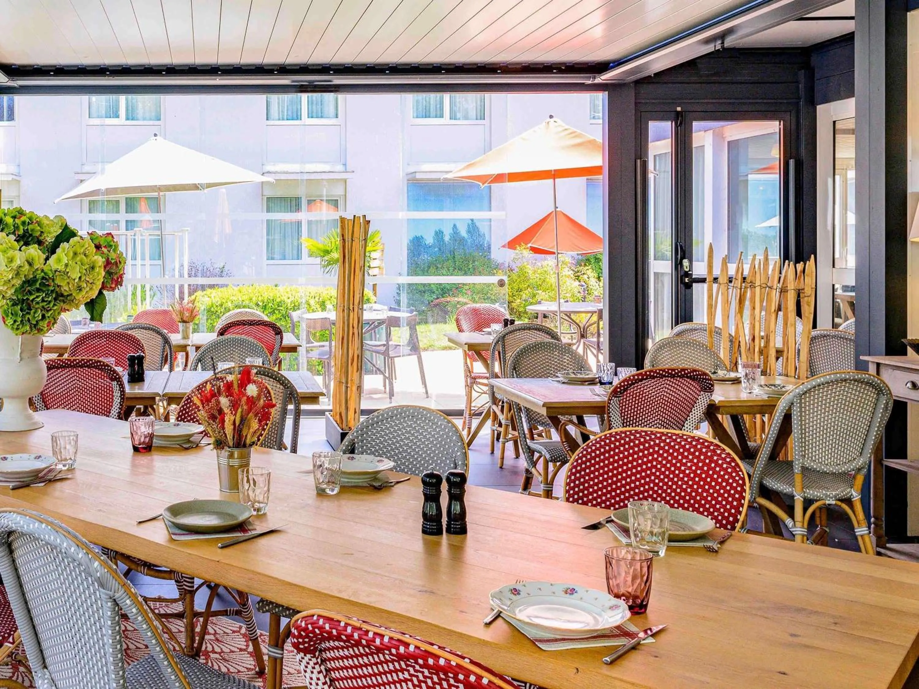 Property building in Novotel Orléans Chemins De Sologne Demeures De Campagne