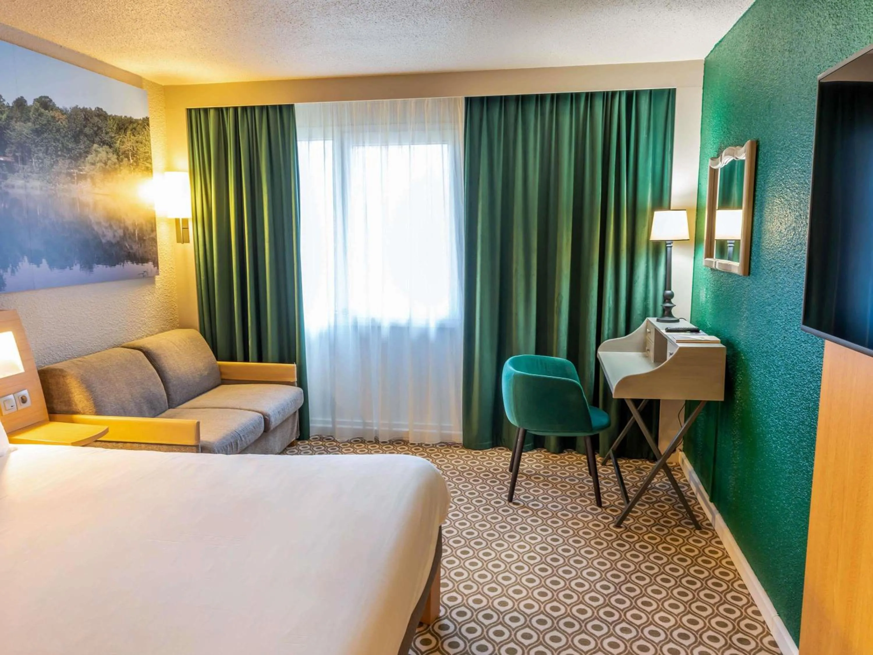 Bedroom, Bed in Novotel Orléans Chemins De Sologne Demeures De Campagne