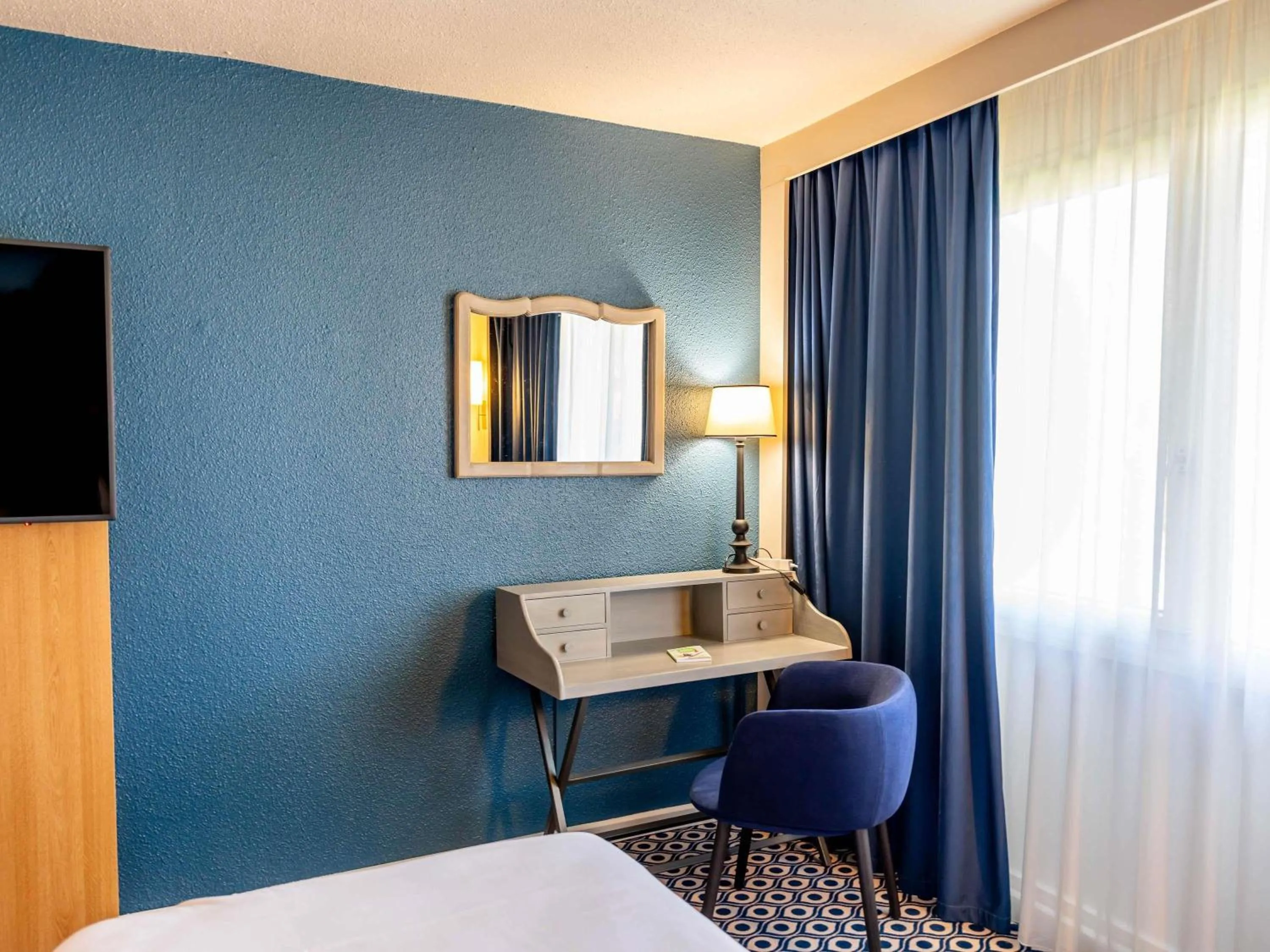 Bedroom, Bed in Novotel Orléans Chemins De Sologne Demeures De Campagne