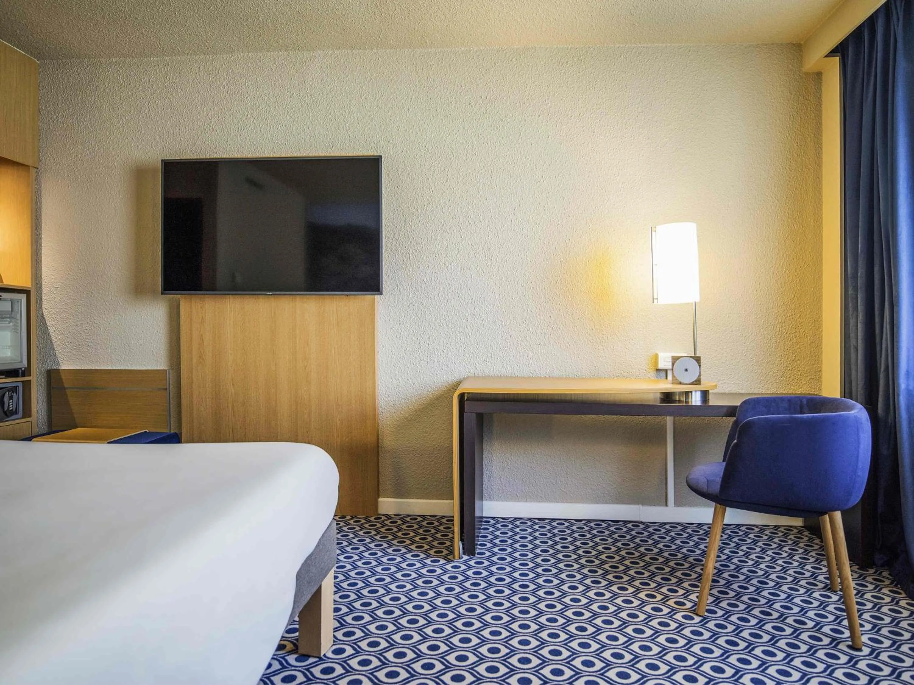 Bedroom, Bed in Novotel Orléans Chemins De Sologne Demeures De Campagne