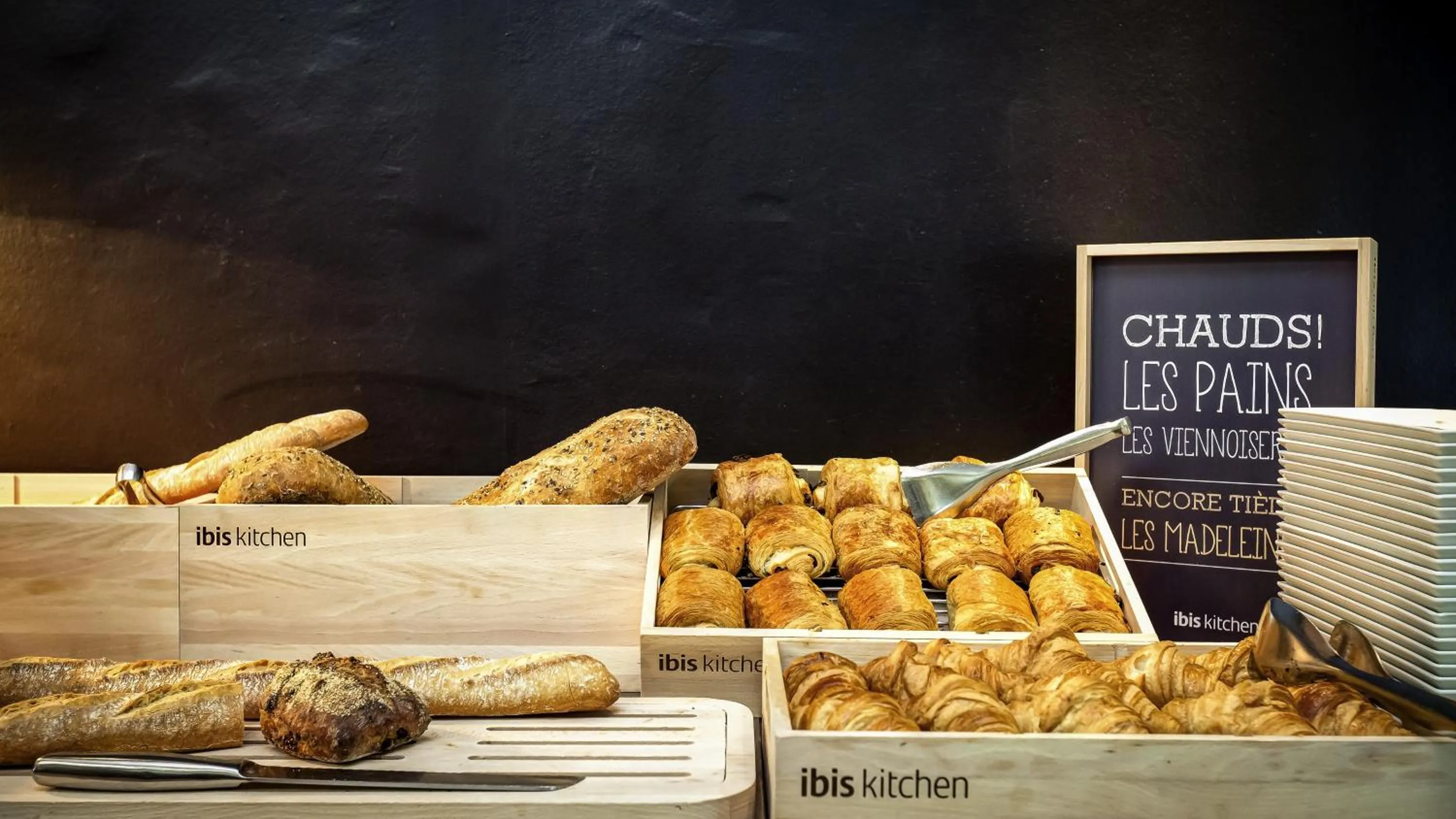 Buffet breakfast in ibis Lille Centre Gares