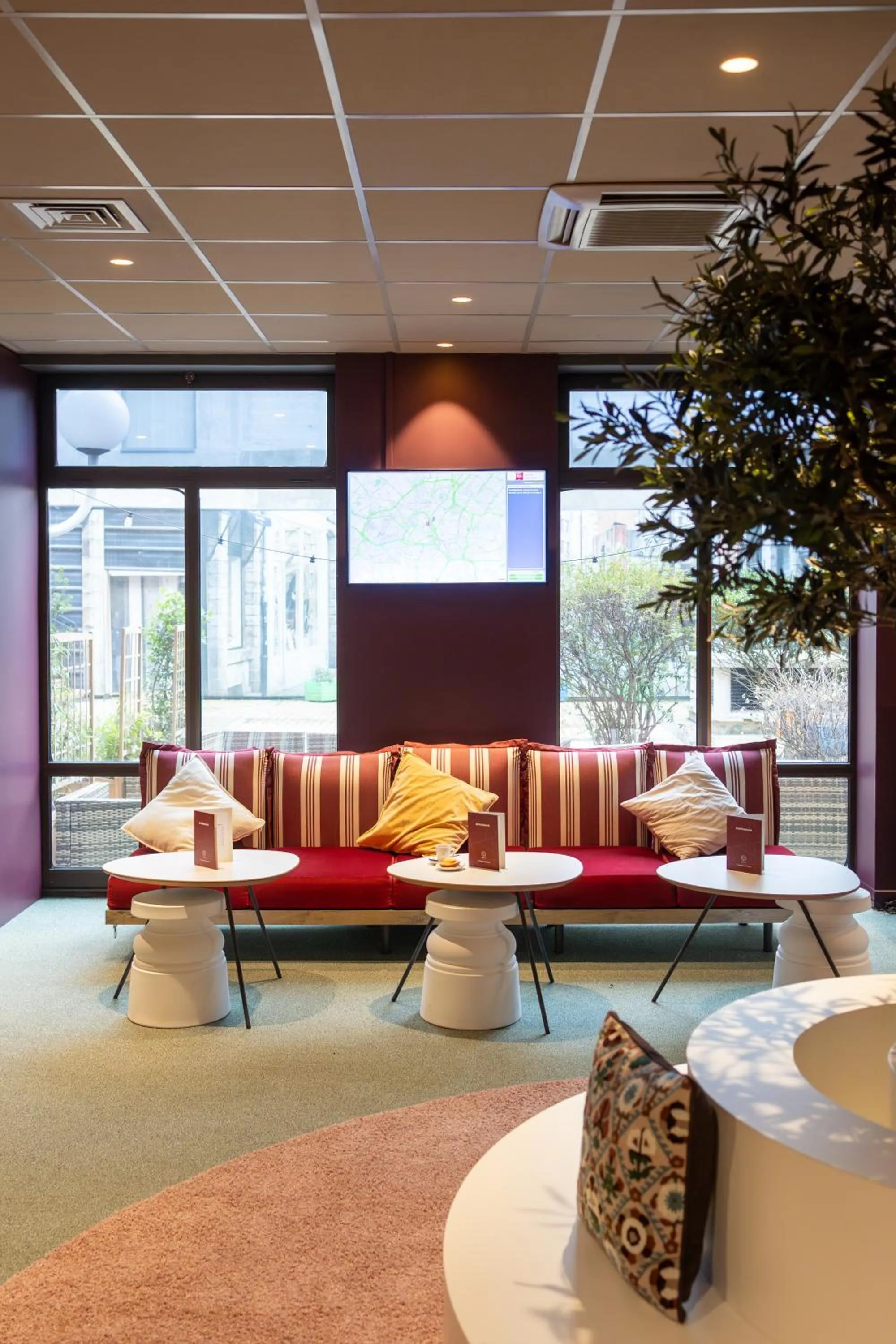 Lobby or reception in ibis Lille Centre Gares