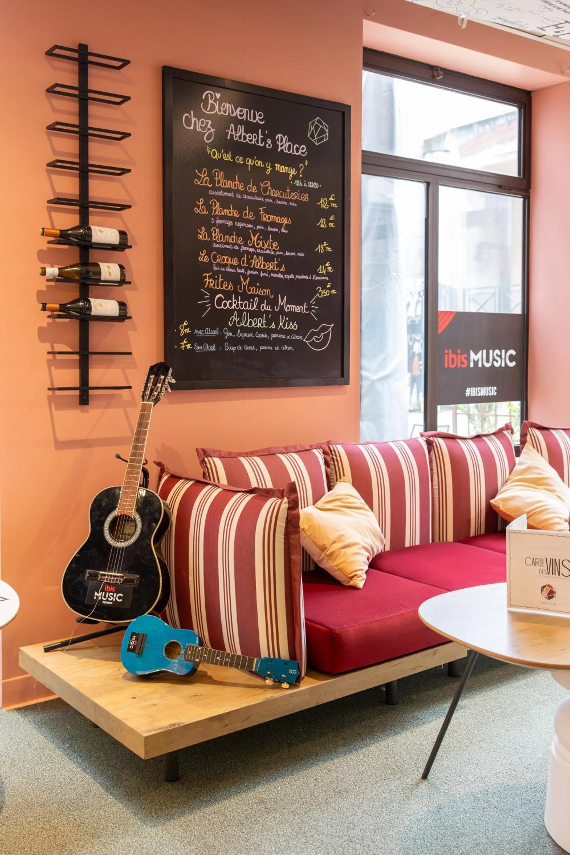 Lobby or reception in ibis Lille Centre Gares