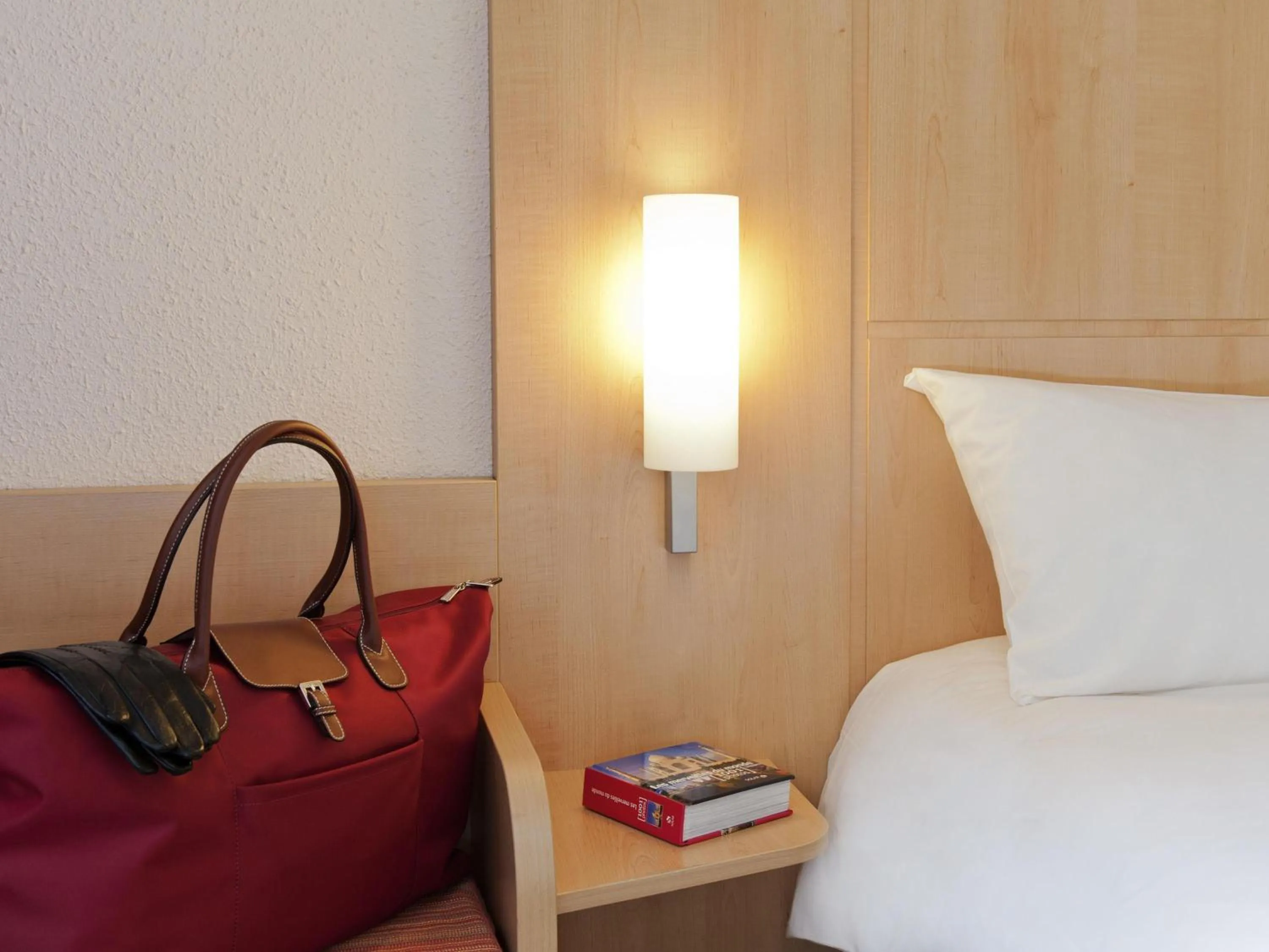 Bedroom, Bed in ibis Lille Centre Gares